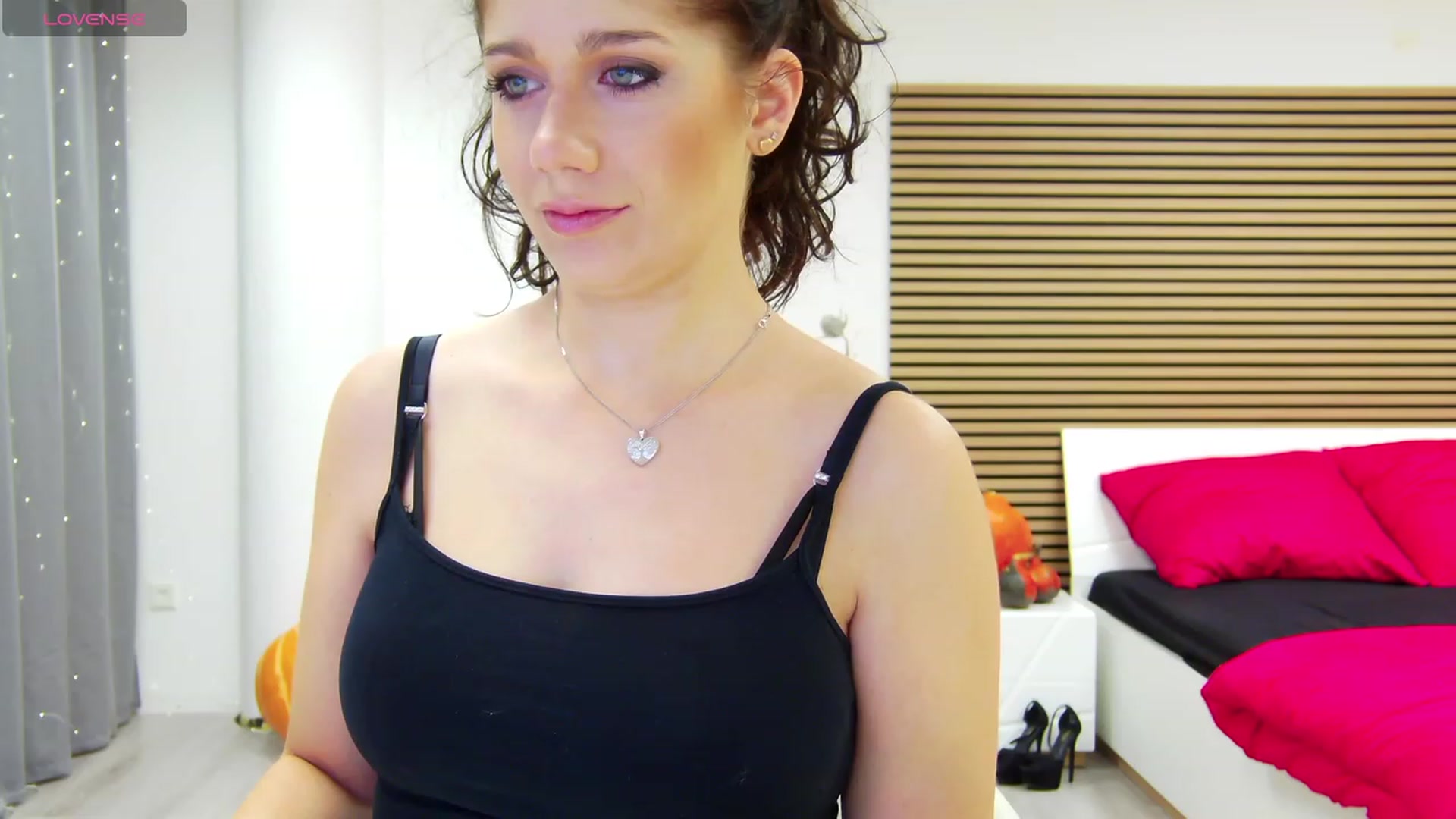 Gallery image thumbnail from Squirrel_MFC's myfreecams stream on, 10/13/2023, 20:30 image 10 of 20