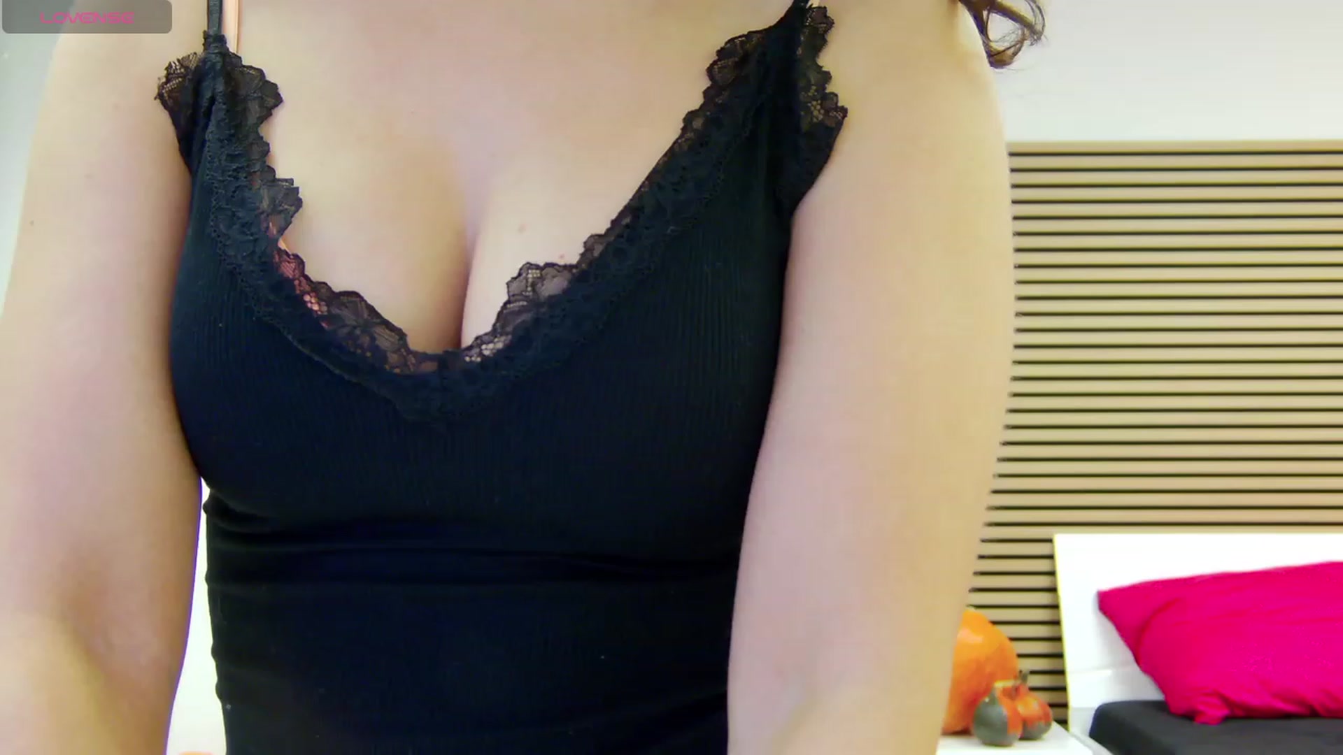Gallery image thumbnail from Squirrel_MFC's myfreecams stream on, 10/20/2023, 20:18 image 13 of 20