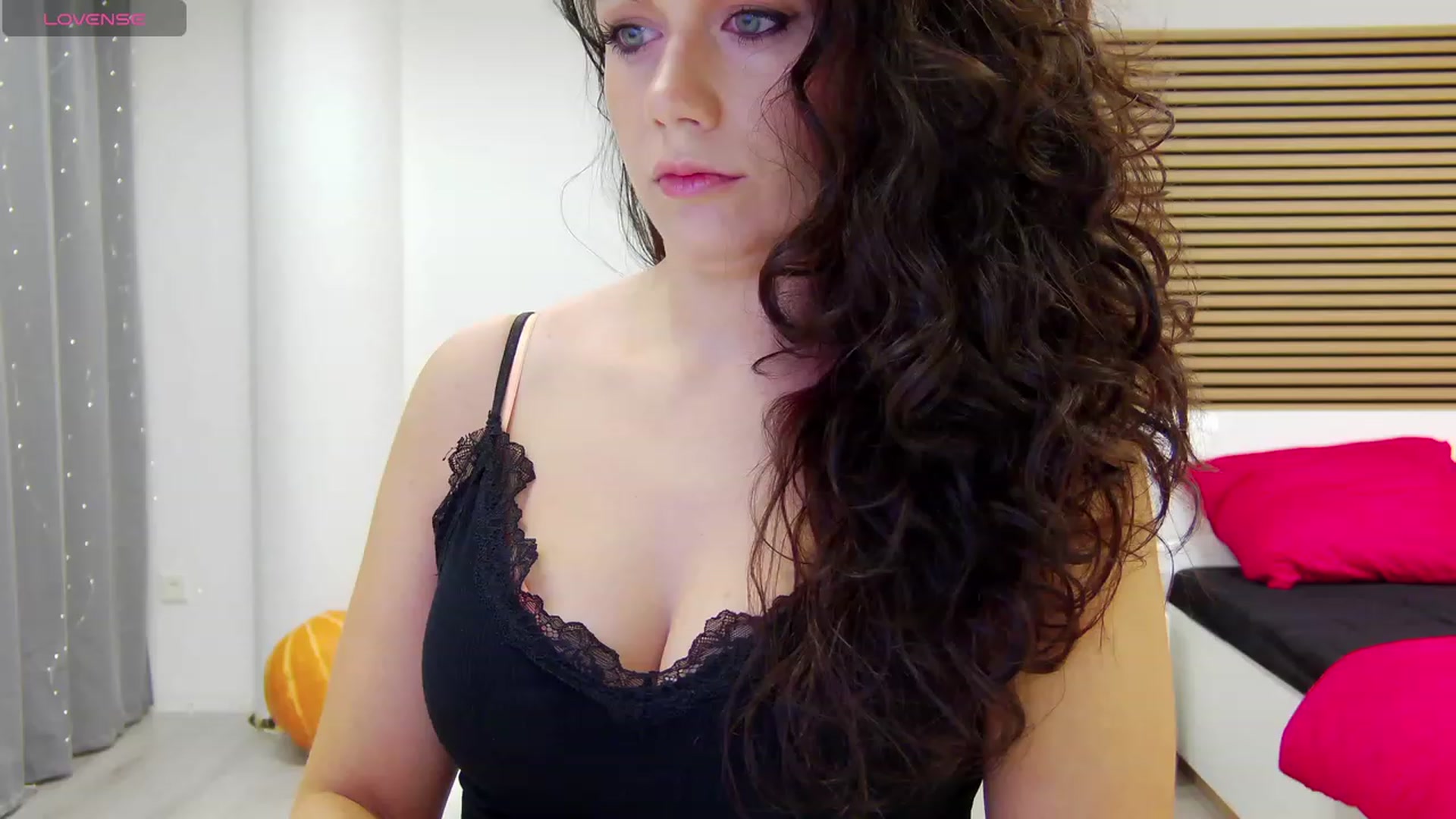 Gallery image thumbnail from Squirrel_MFC's myfreecams stream on, 10/20/2023, 20:18 image 18 of 20