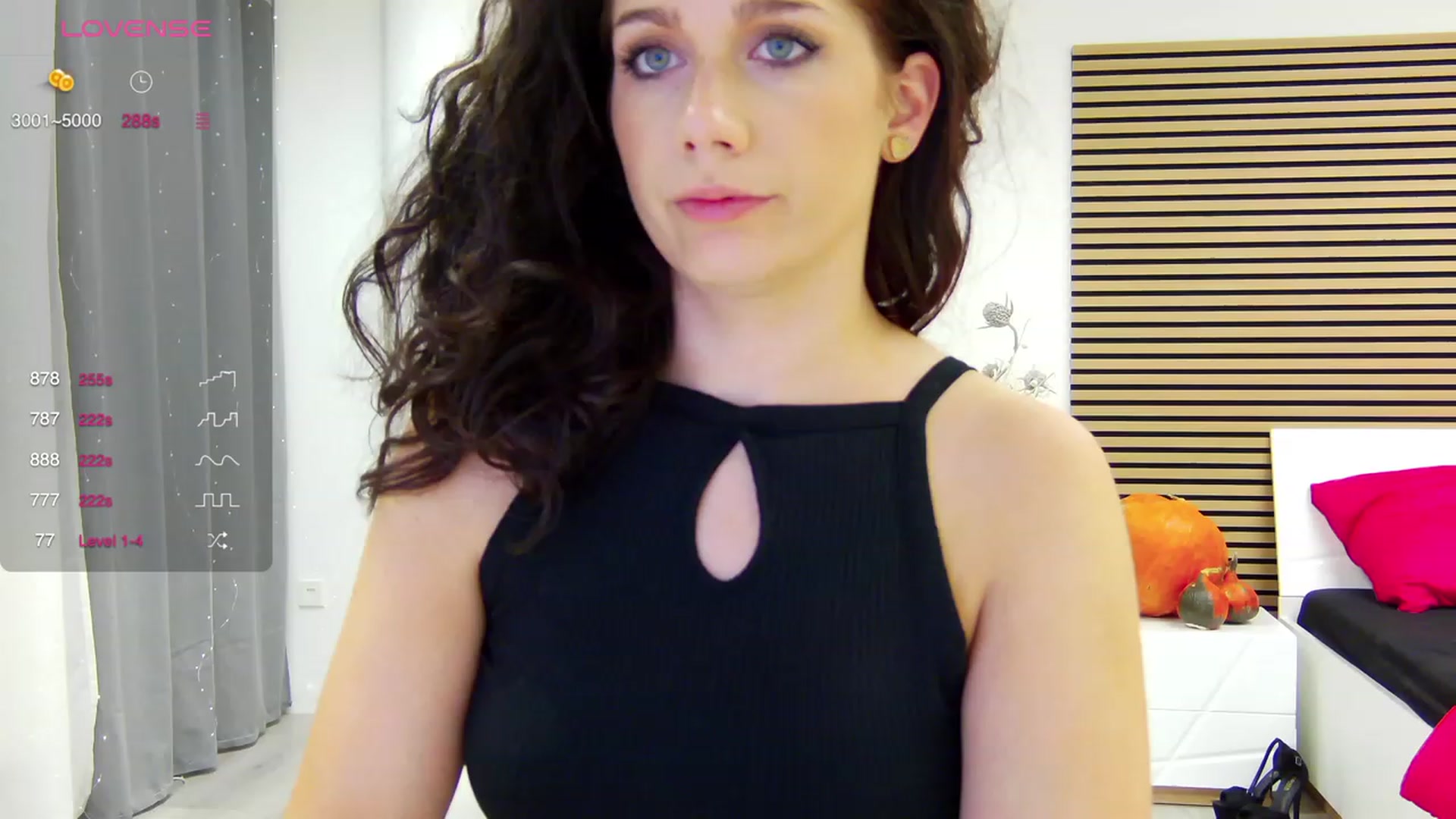Gallery image thumbnail from Squirrel_MFC's myfreecams stream on, 10/31/2023, 24:49 image 4 of 20