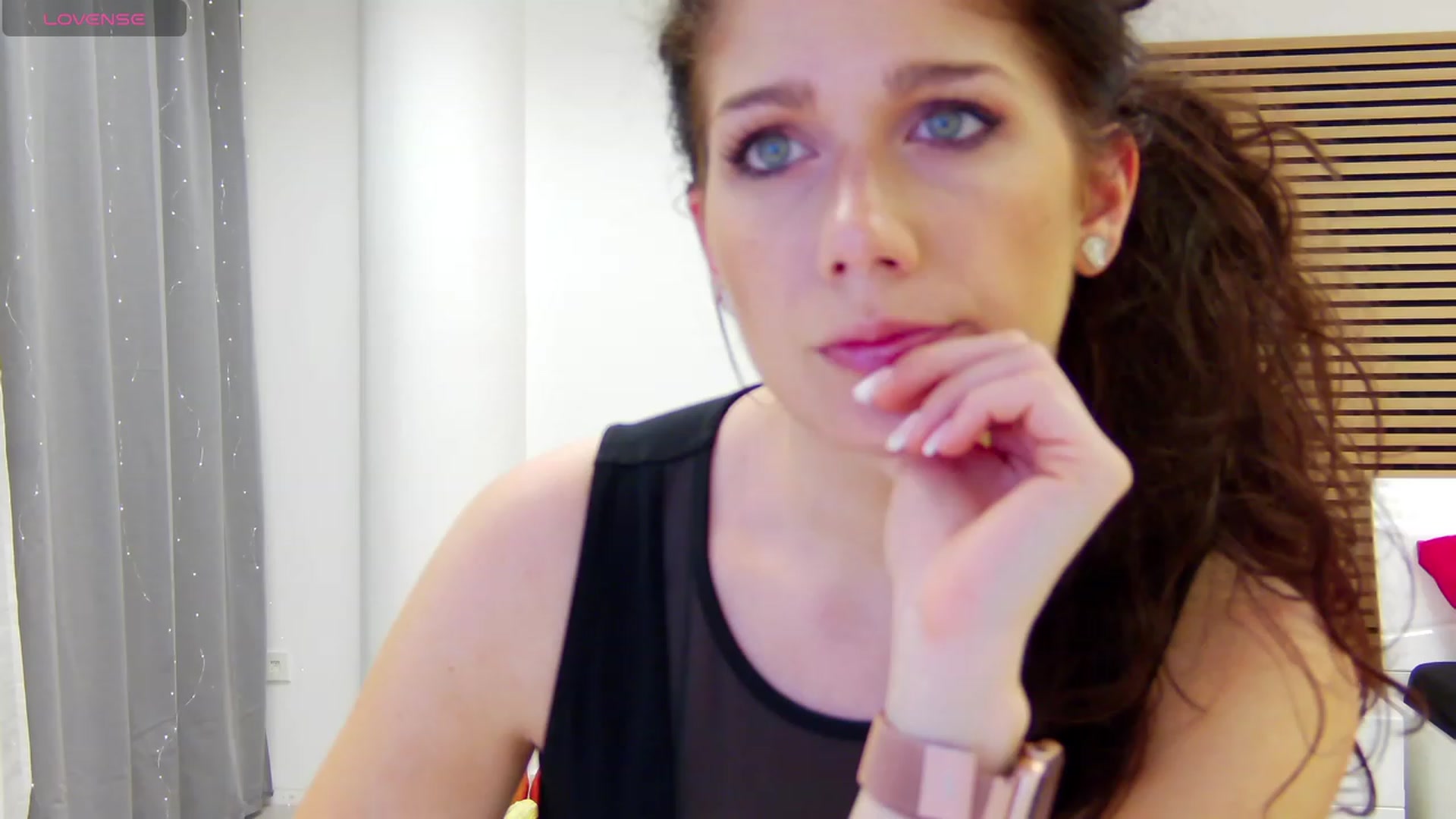 Gallery image thumbnail from Squirrel_MFC's myfreecams stream on, 10/31/2023, 21:30 image 11 of 20