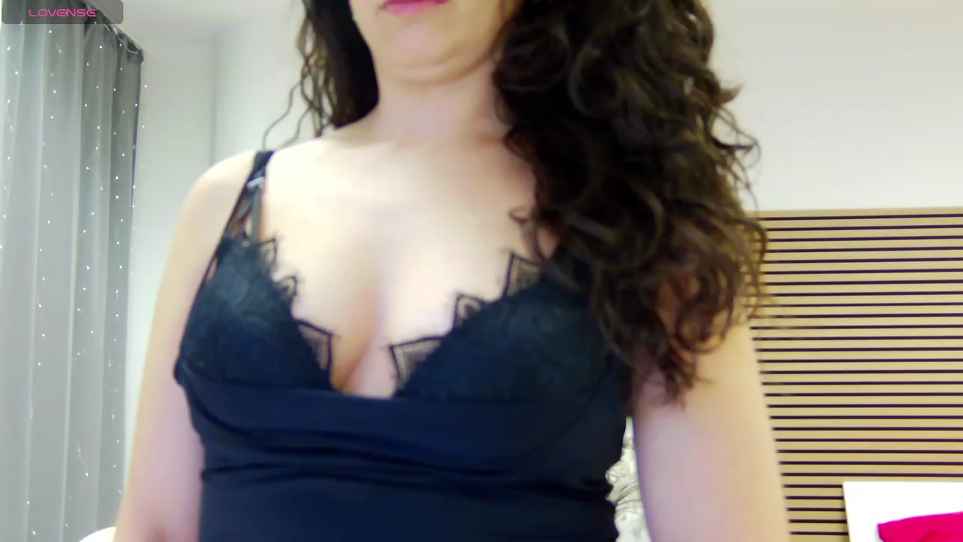 Gallery image thumbnail from Squirrel_MFC's myfreecams stream on, 11/01/2023, 21:23 image 7 of 20