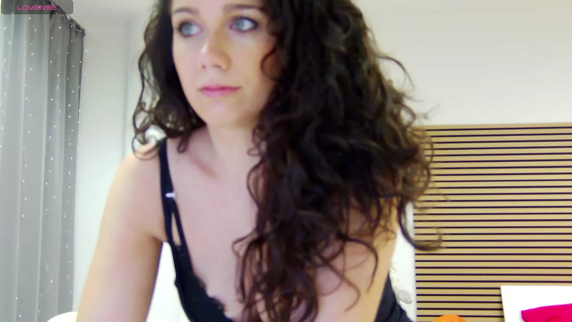 Gallery image thumbnail from Squirrel_MFC's myfreecams stream on, 11/01/2023, 21:23 image 9 of 20