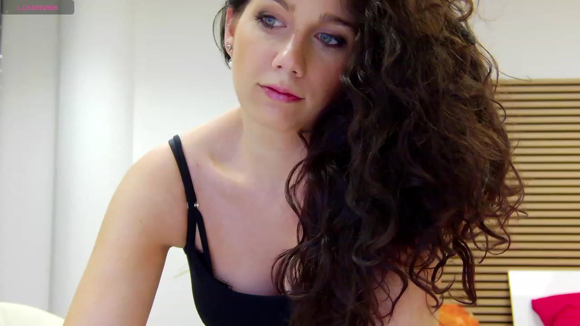 Gallery image thumbnail from Squirrel_MFC's myfreecams stream on, 11/01/2023, 21:23 image 5 of 20
