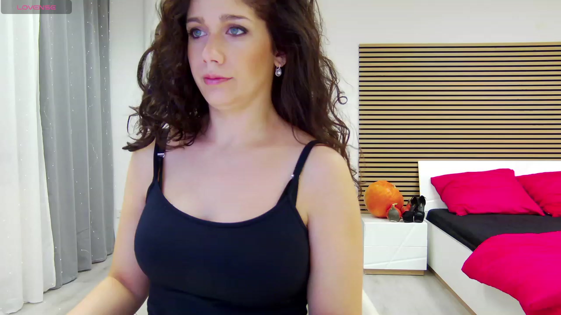 Gallery image thumbnail from Squirrel_MFC's myfreecams stream on, 11/01/2023, 21:23 image 1 of 20