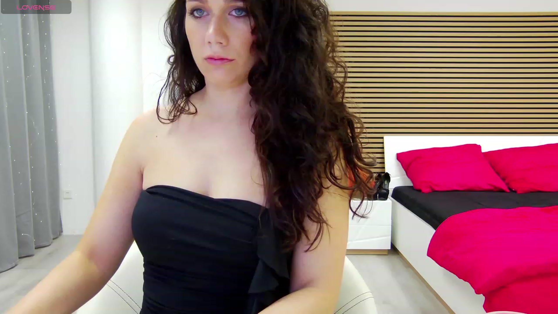 Gallery image thumbnail from Squirrel_MFC's myfreecams stream on, 11/01/2023, 21:49 image 6 of 20
