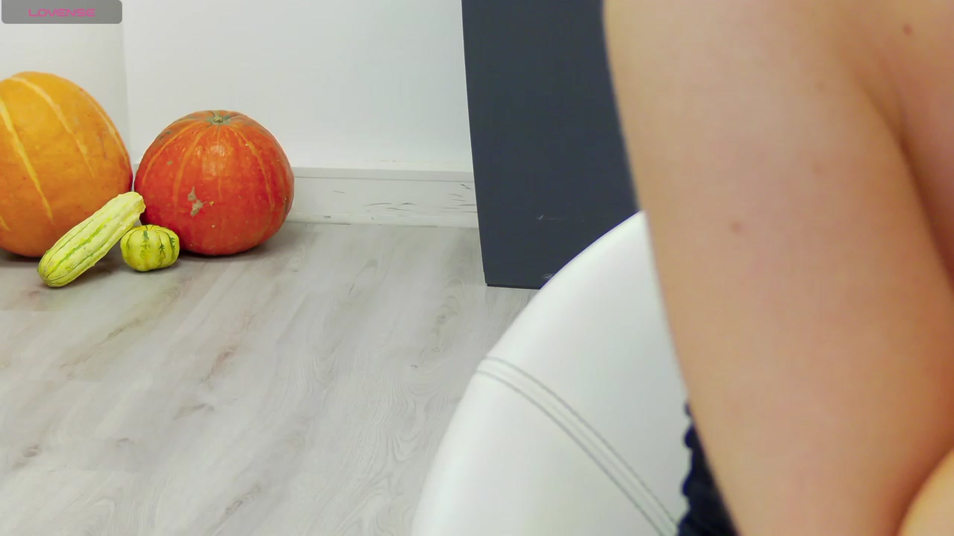 Gallery image thumbnail from Squirrel_MFC's myfreecams stream on, 11/06/2023, 22:39 image 19 of 20