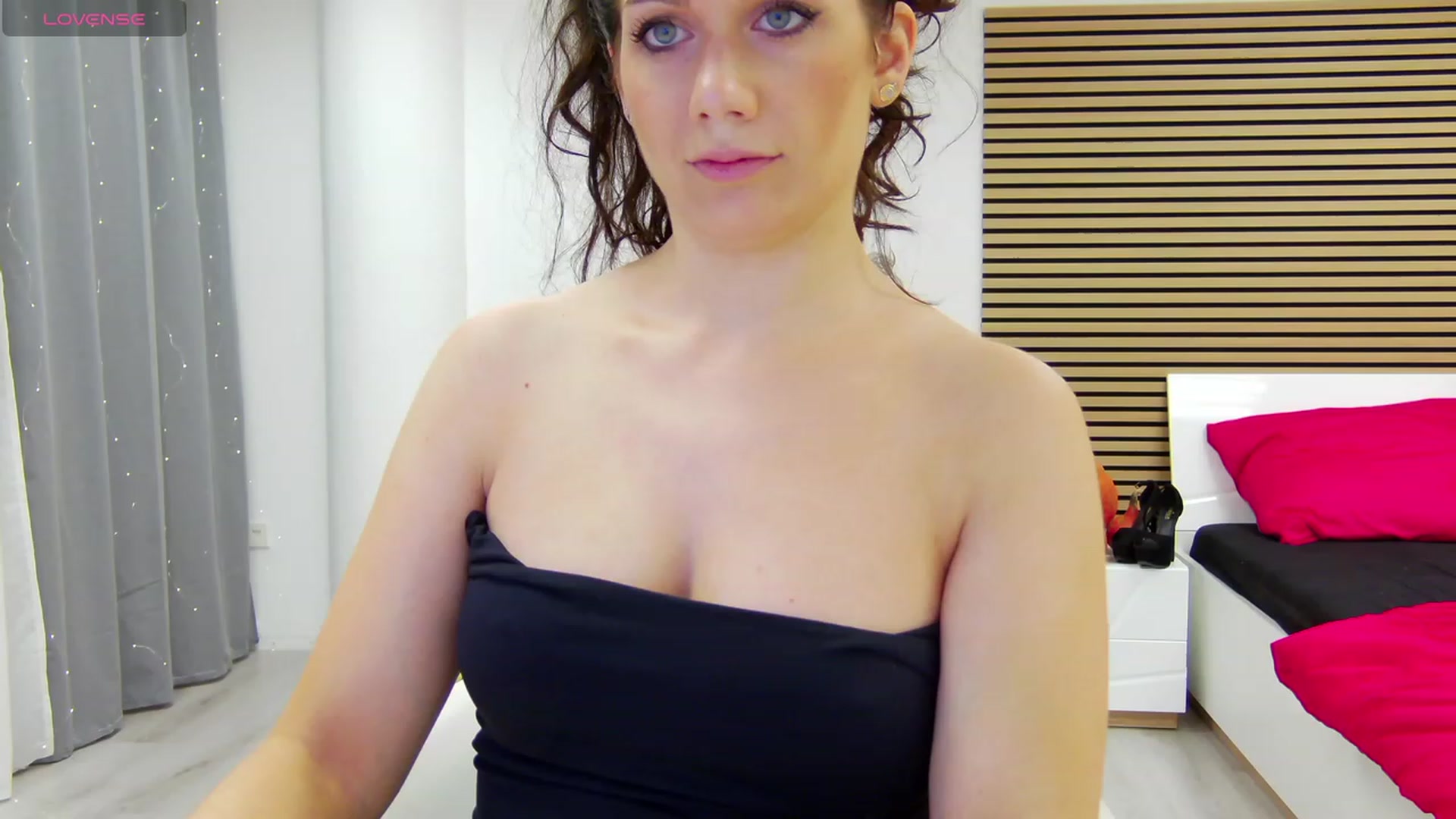 Gallery image thumbnail from Squirrel_MFC's myfreecams stream on, 11/06/2023, 22:39 image 7 of 20