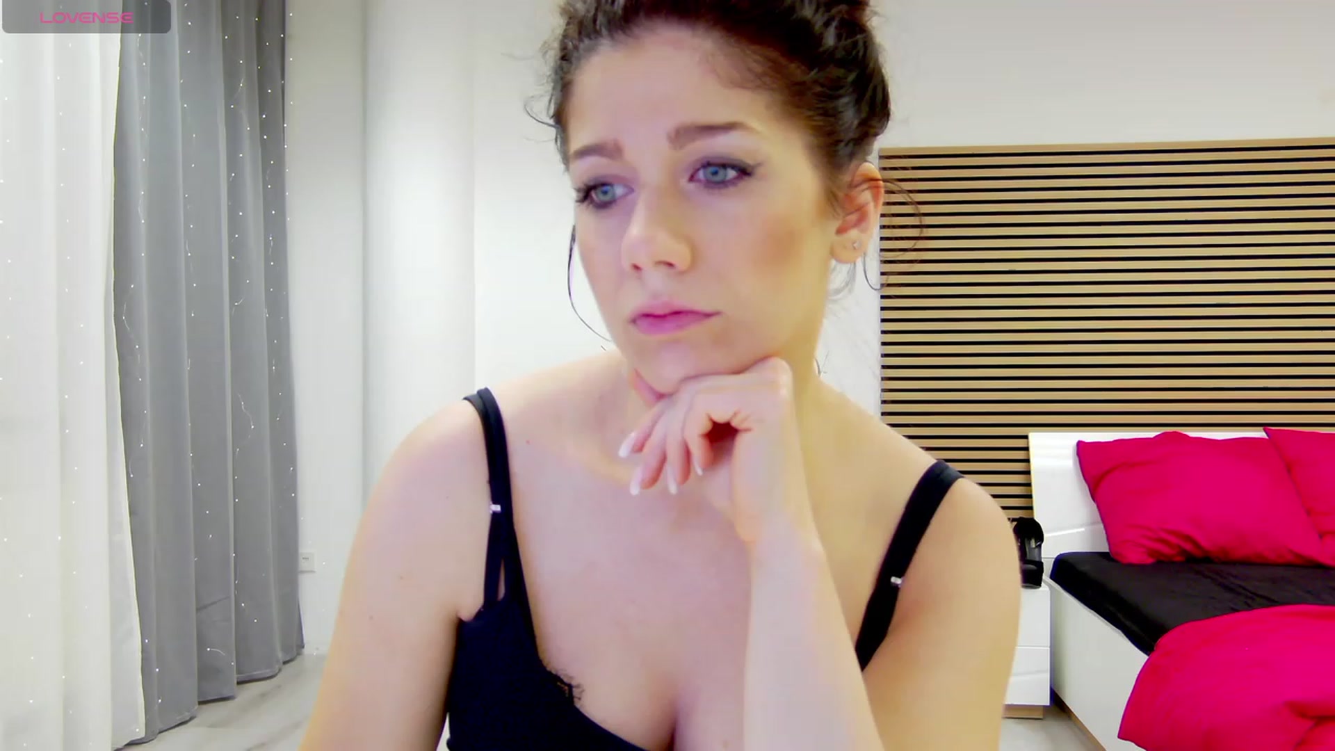 Gallery image thumbnail from Squirrel_MFC's myfreecams stream on, 11/10/2023, 22:11 image 14 of 20