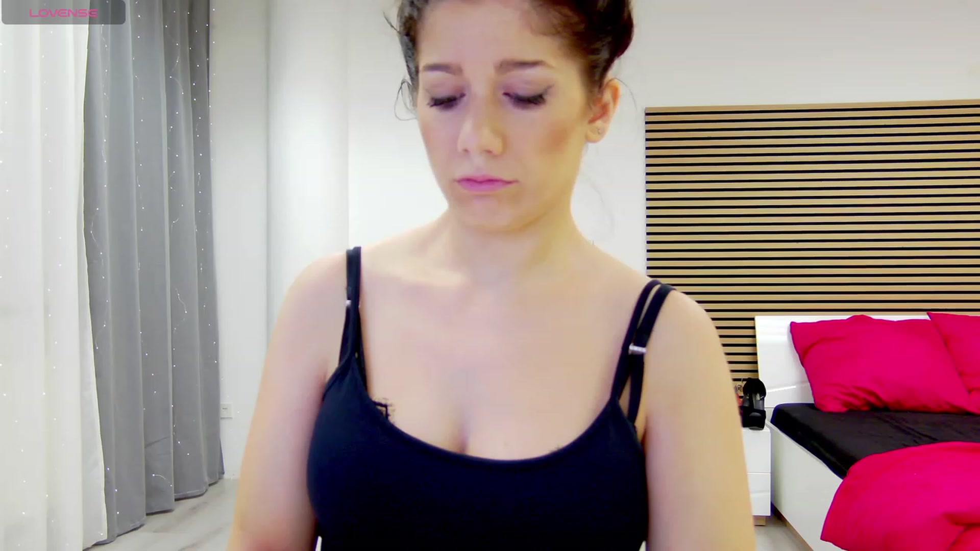 Gallery image thumbnail from Squirrel_MFC's myfreecams stream on, 11/10/2023, 22:11 image 7 of 20