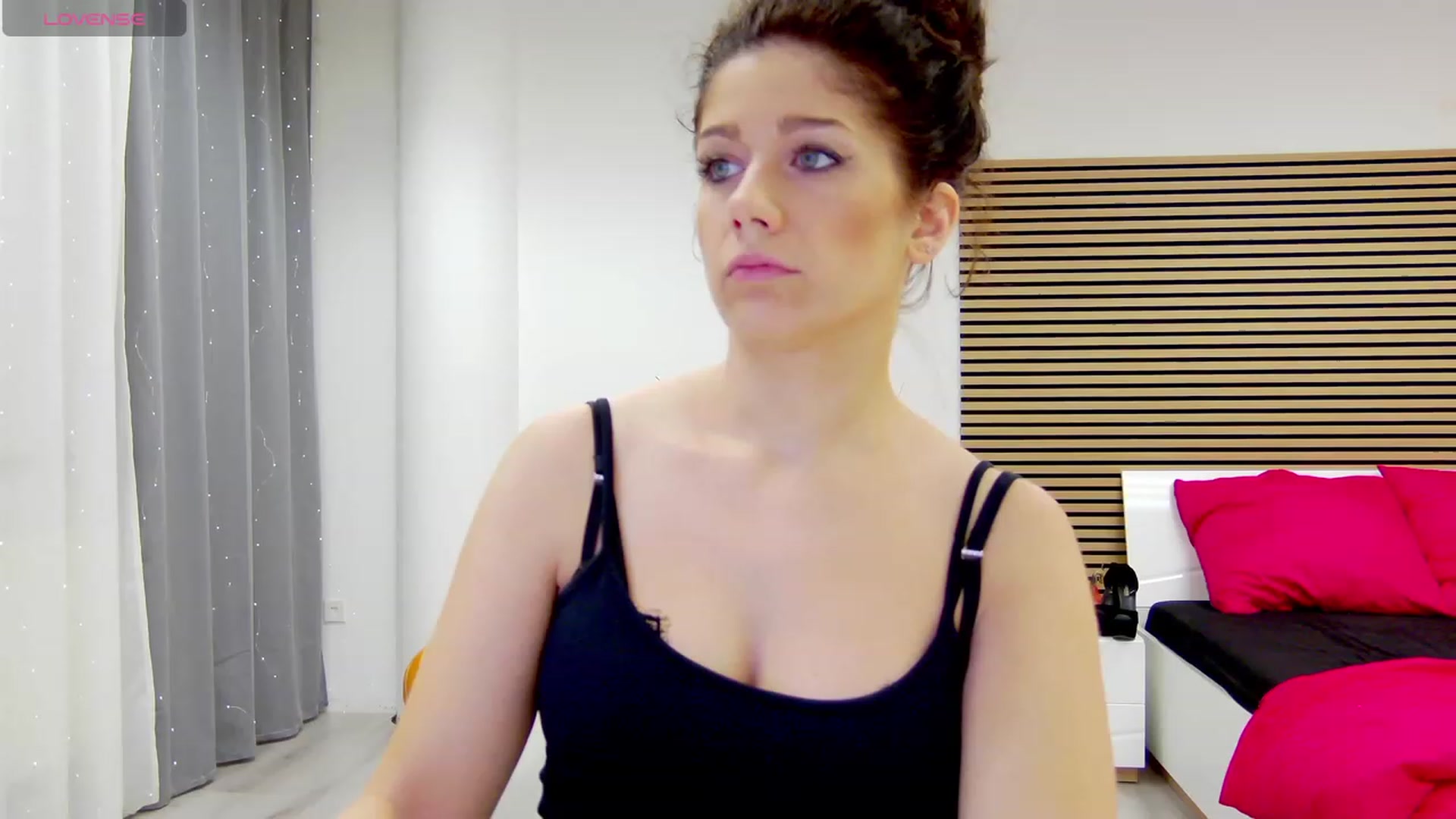 Gallery image thumbnail from Squirrel_MFC's myfreecams stream on, 11/10/2023, 22:11 image 5 of 20