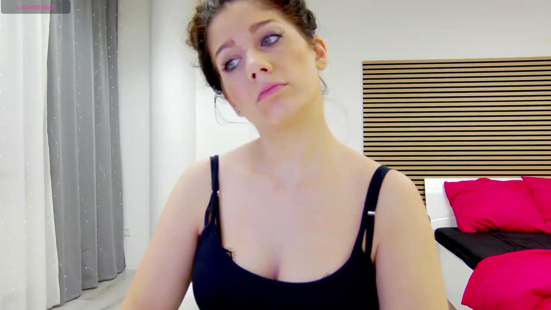 Gallery image thumbnail from Squirrel_MFC's myfreecams stream on, 11/10/2023, 22:11 image 11 of 20