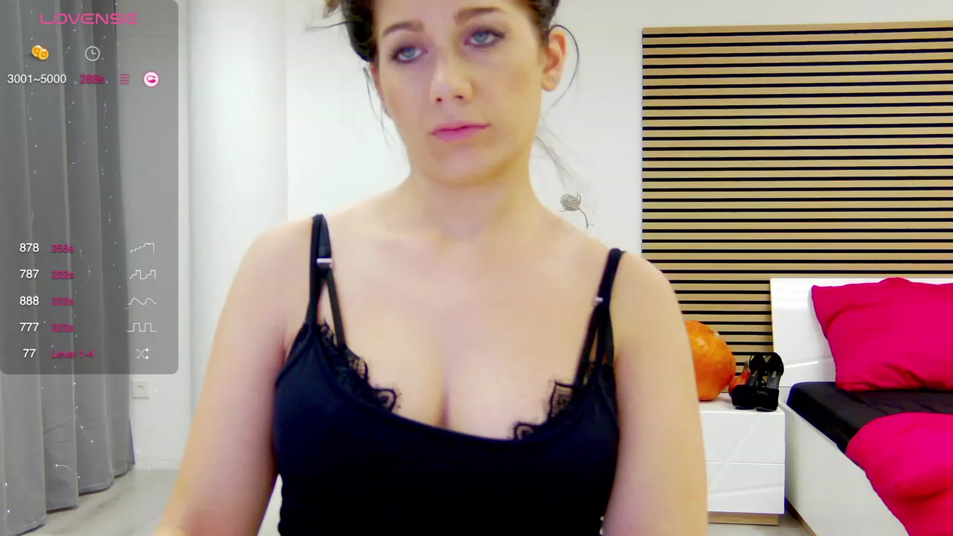 Gallery image thumbnail from Squirrel_MFC's myfreecams stream on, 11/11/2023, 24:34 image 18 of 20