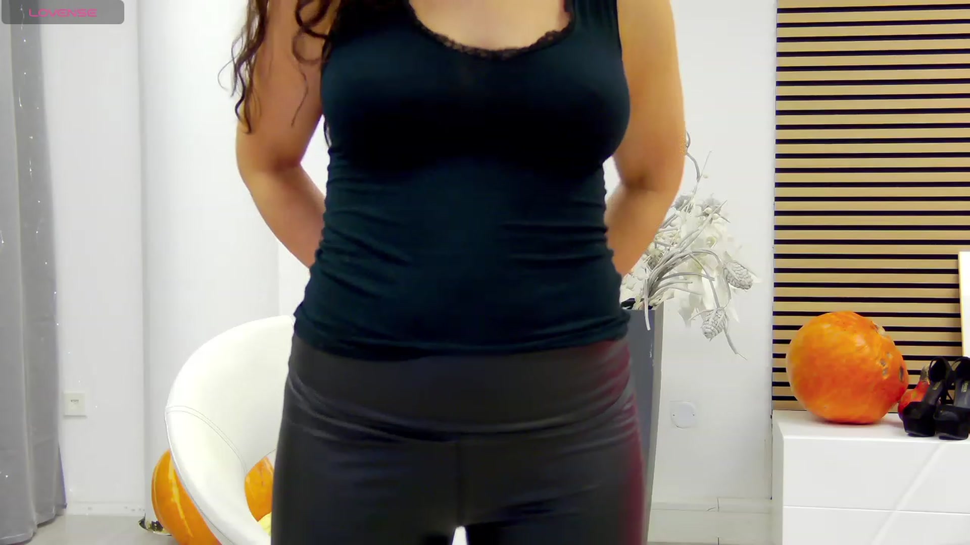 Gallery image thumbnail from Squirrel_MFC's myfreecams stream on, 11/15/2023, 24:02 image 17 of 20