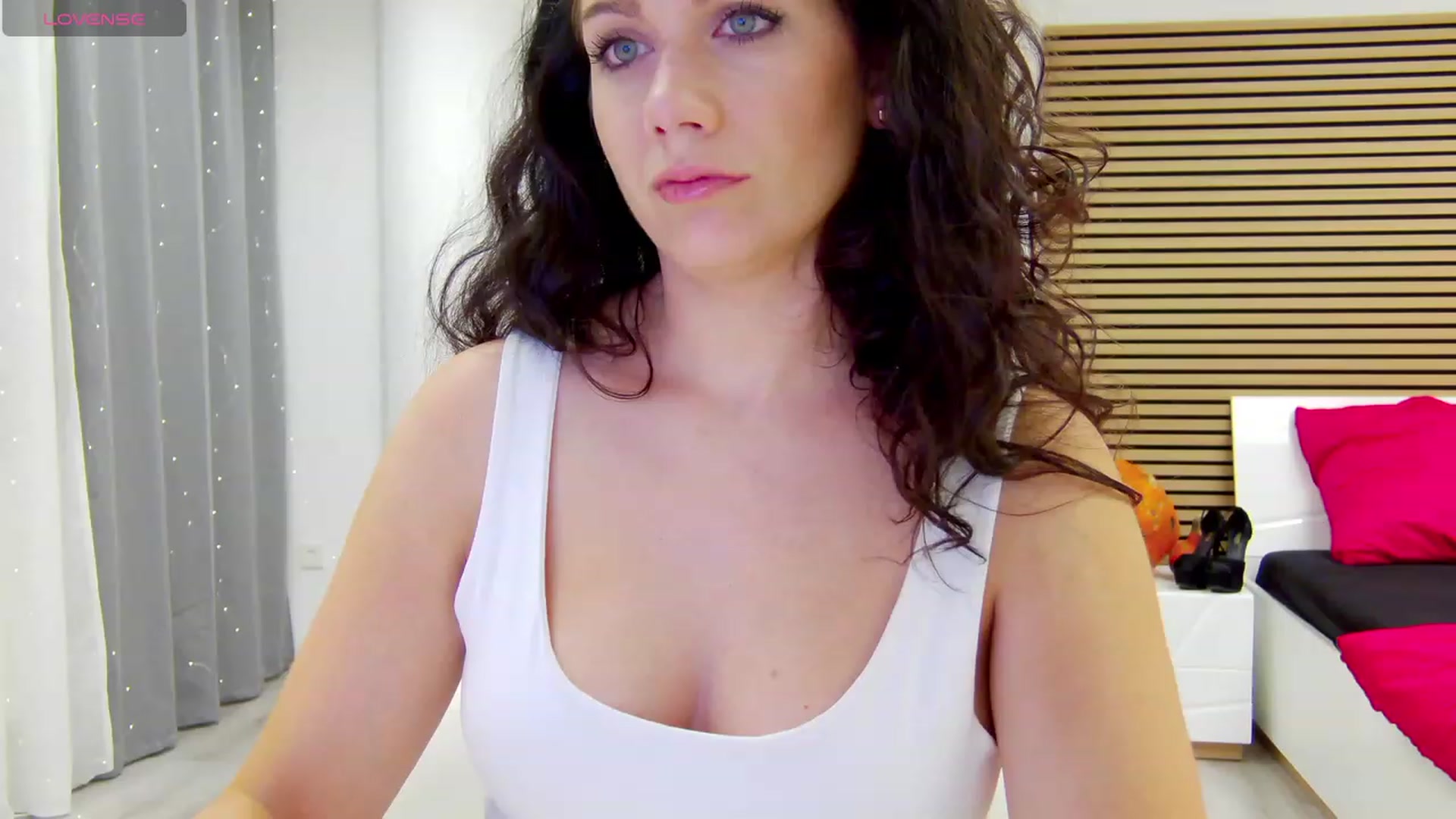 Gallery image thumbnail from Squirrel_MFC's myfreecams stream on, 11/15/2023, 24:40 image 16 of 20