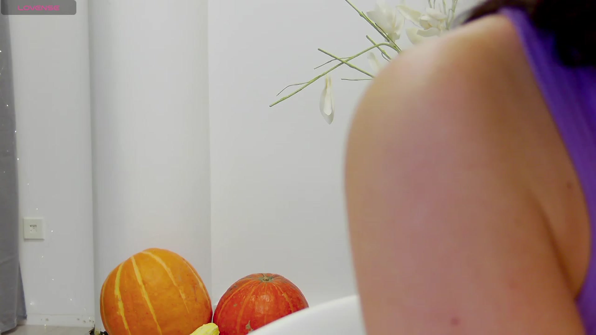 Gallery image thumbnail from Squirrel_MFC's myfreecams stream on, 11/15/2023, 23:06 image 7 of 20