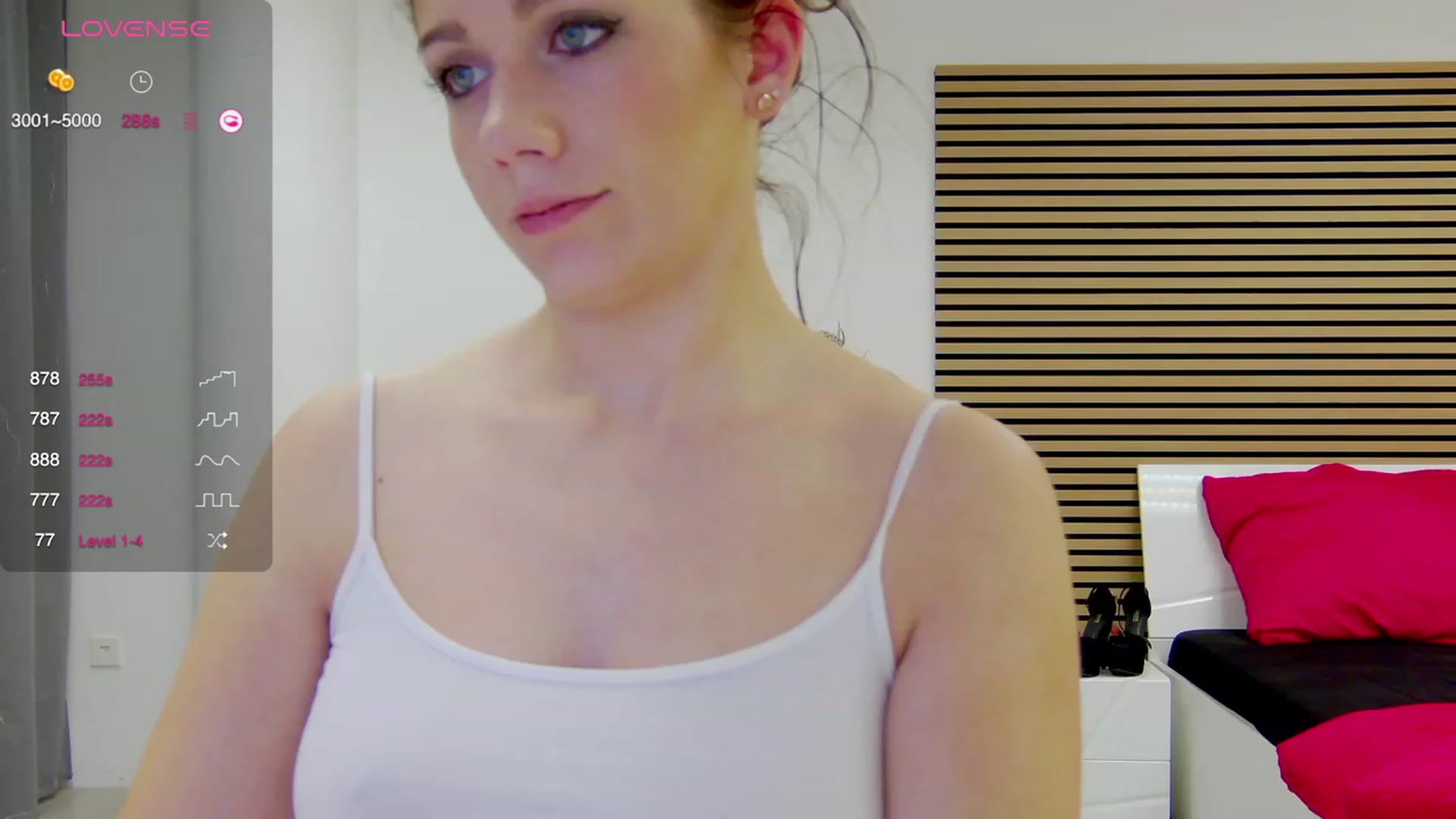 Gallery image thumbnail from Squirrel_MFC's myfreecams stream on, 11/20/2023, 01:18 image 16 of 20
