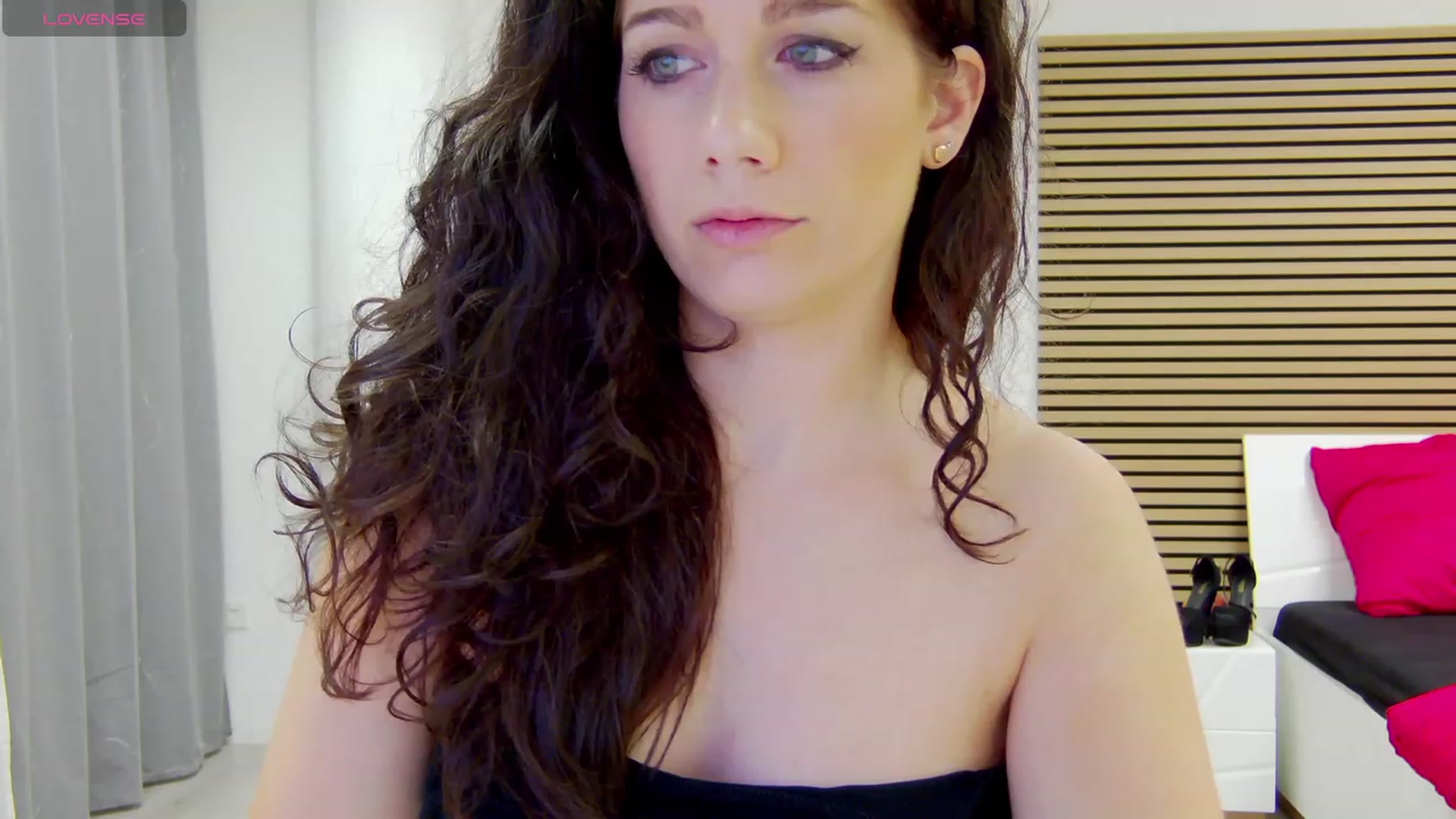 Gallery image thumbnail from Squirrel_MFC's myfreecams stream on, 11/20/2023, 23:30 image 15 of 20
