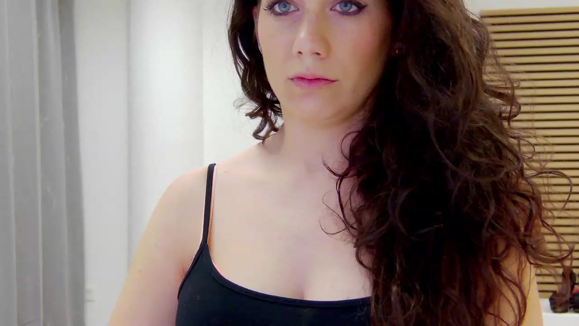 Gallery image thumbnail from Squirrel_MFC's myfreecams stream on, 11/20/2023, 23:30 image 10 of 20