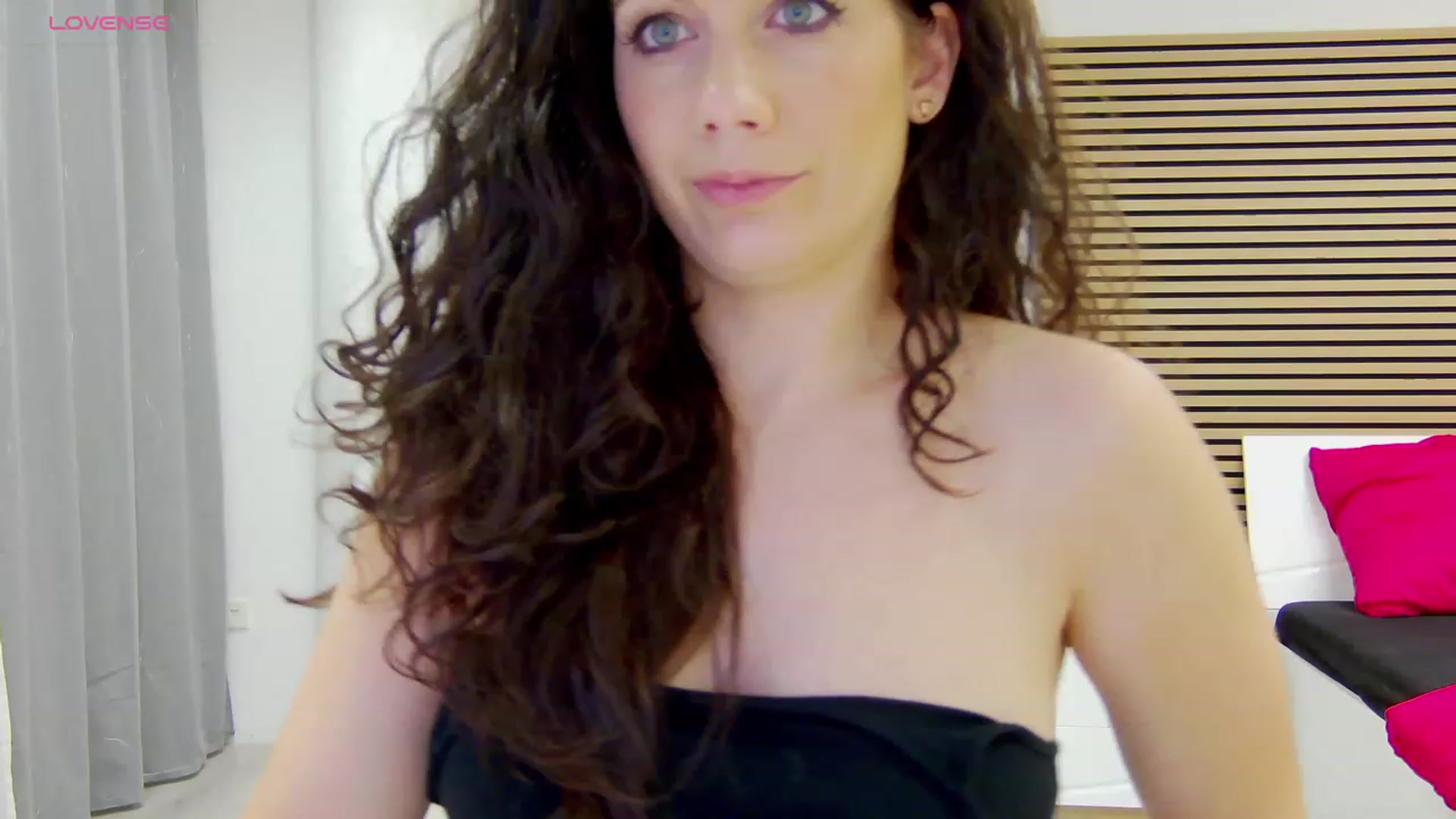 Gallery image thumbnail from Squirrel_MFC's myfreecams stream on, 11/20/2023, 23:30 image 16 of 20