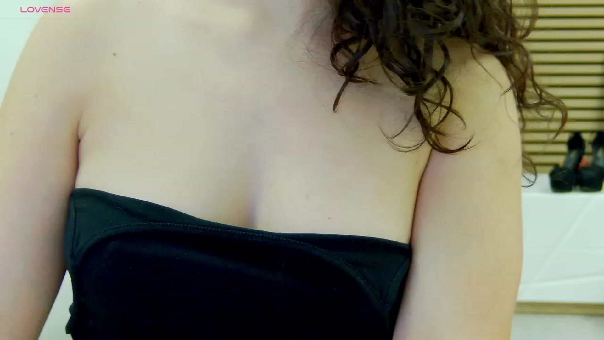 Gallery image thumbnail from Squirrel_MFC's myfreecams stream on, 11/21/2023, 24:51 image 18 of 20