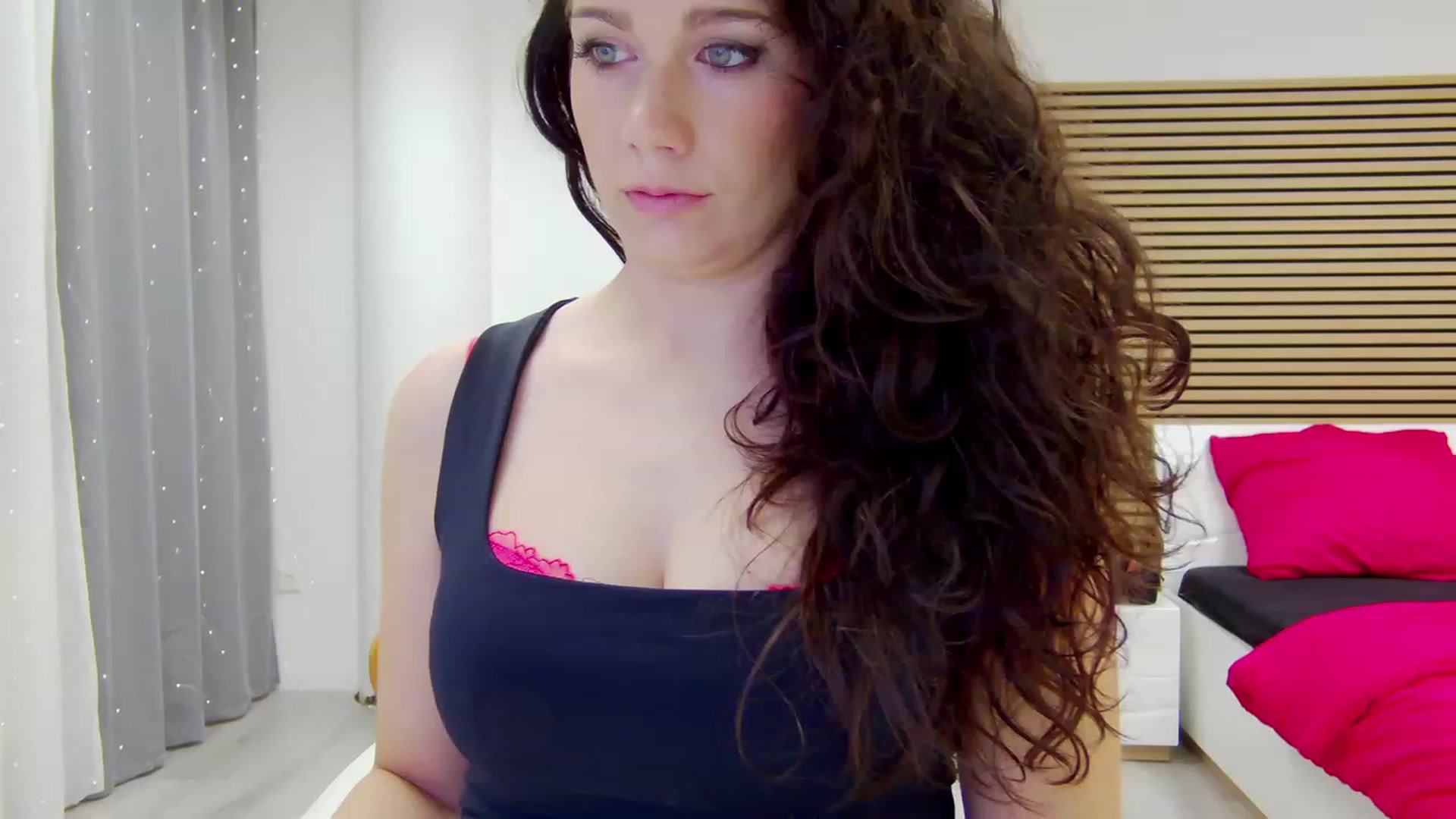 Gallery image thumbnail from Squirrel_MFC's myfreecams stream on, 11/21/2023, 19:55 image 13 of 20