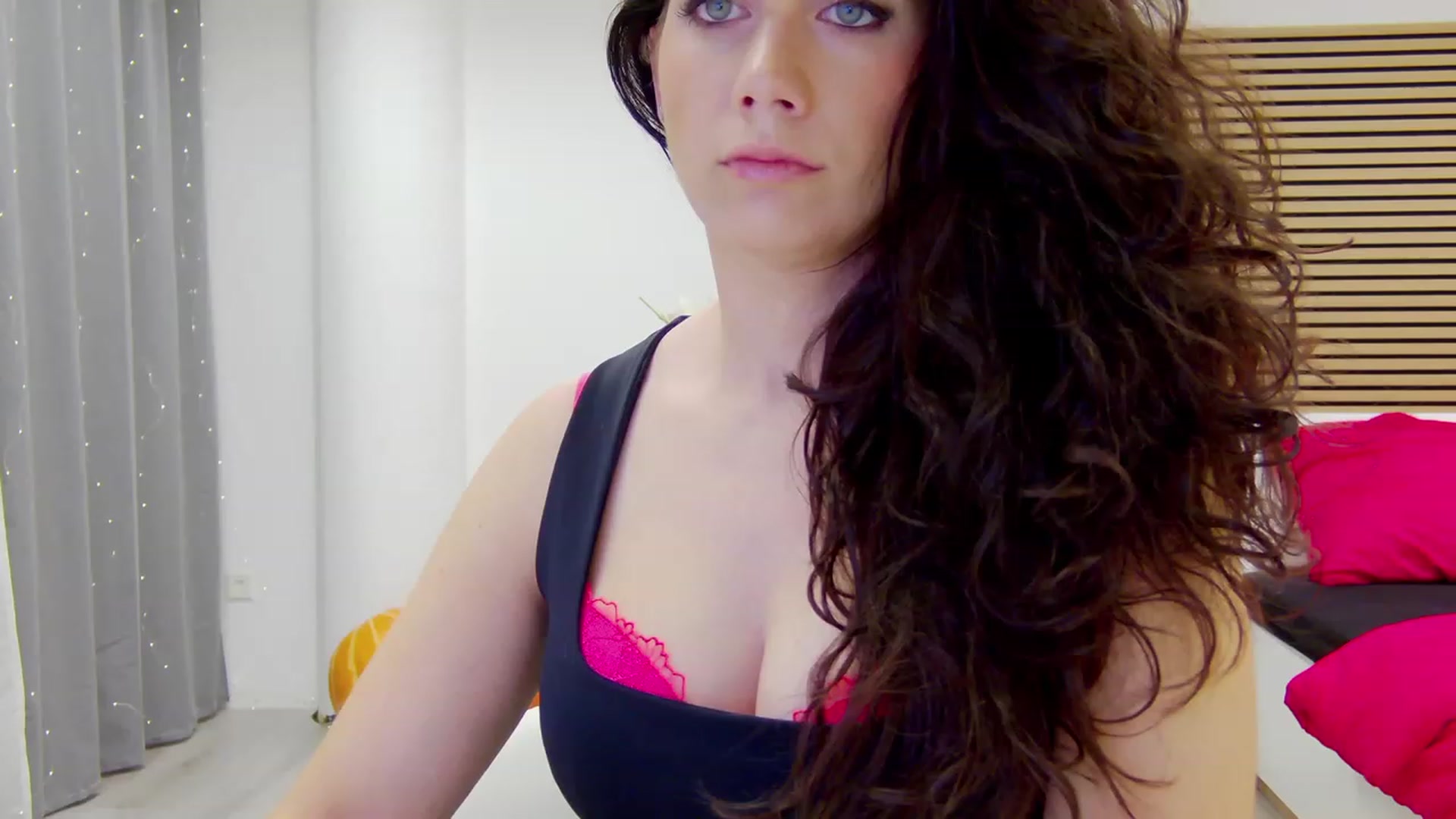 Gallery image thumbnail from Squirrel_MFC's myfreecams stream on, 11/21/2023, 20:37 image 6 of 20