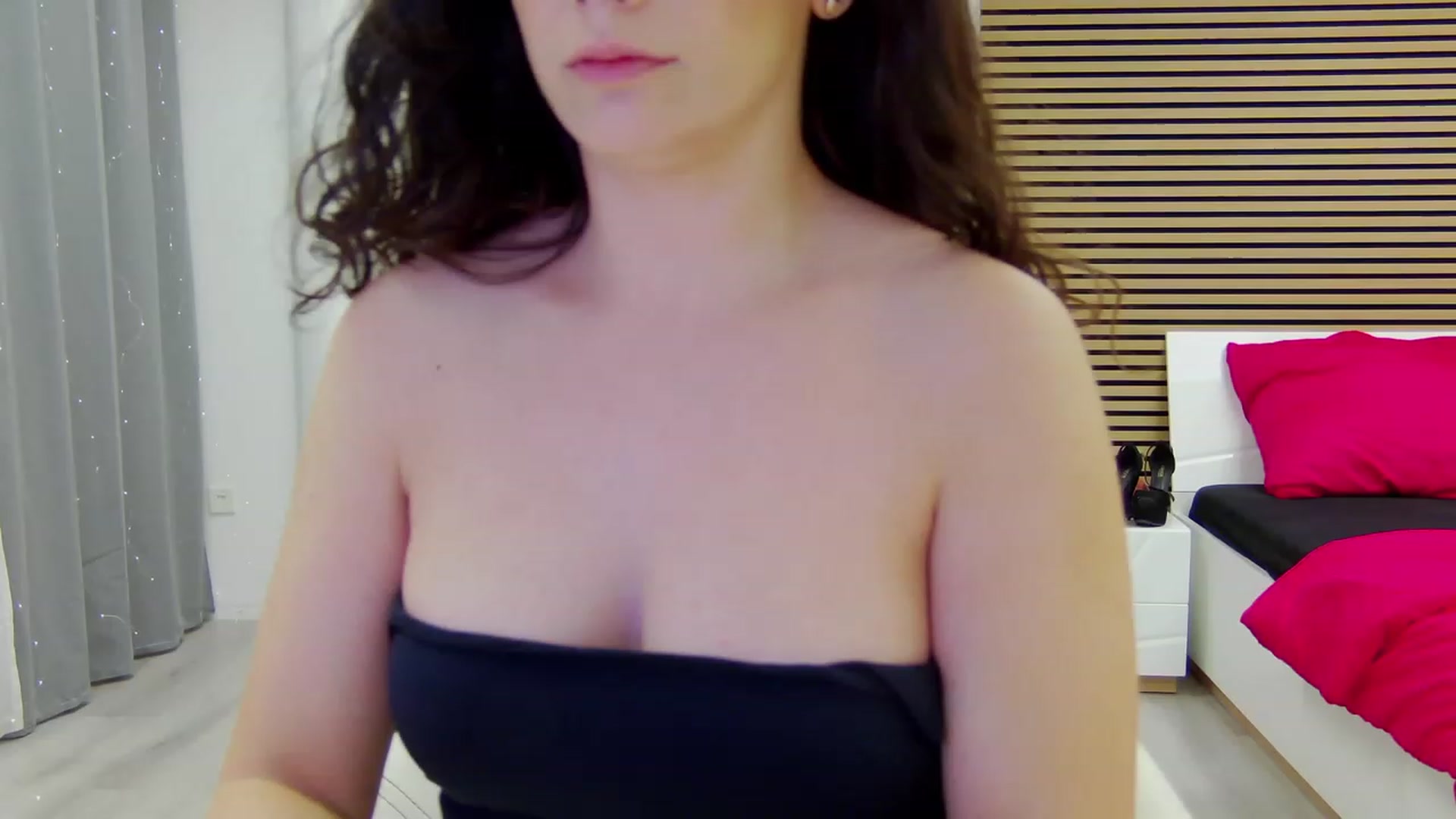 Gallery image thumbnail from Squirrel_MFC's myfreecams stream on, 11/21/2023, 22:20 image 1 of 20