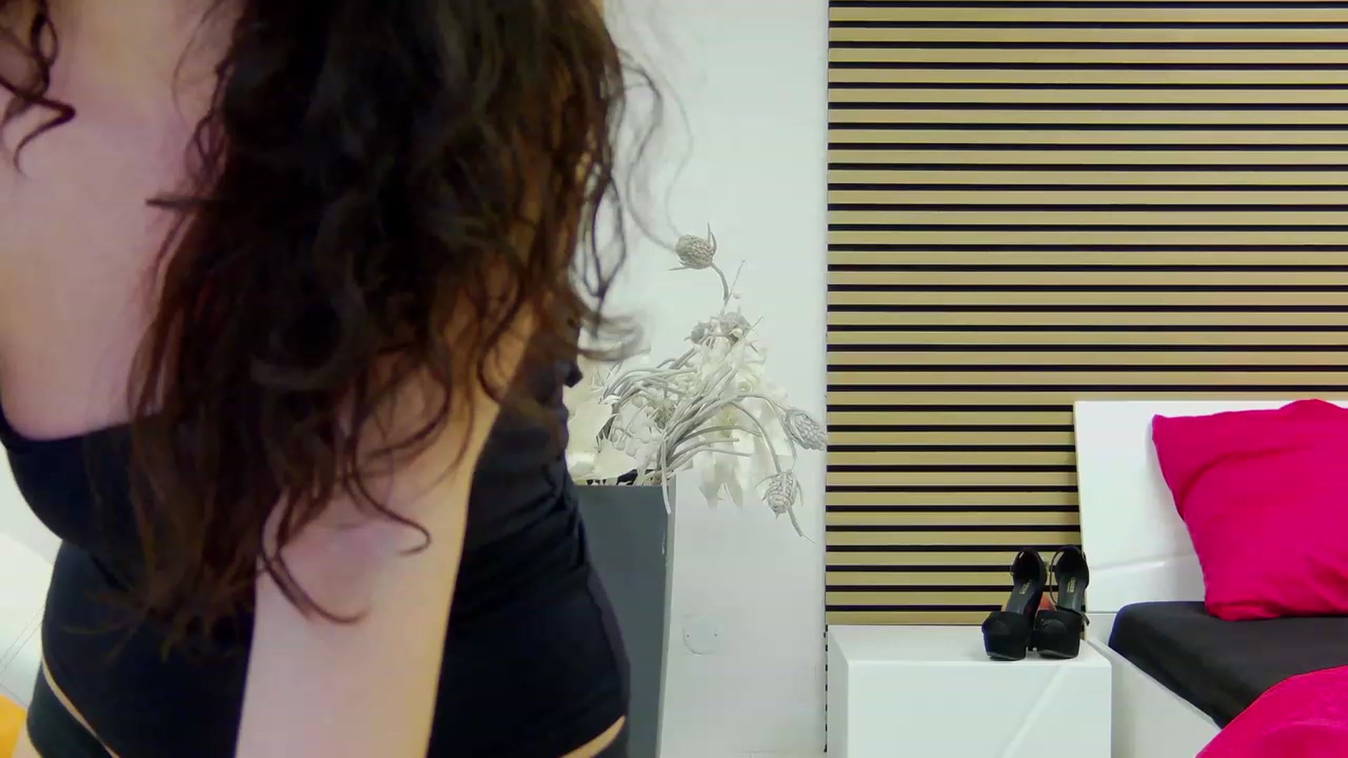 Gallery image thumbnail from Squirrel_MFC's myfreecams stream on, 11/21/2023, 22:20 image 20 of 20