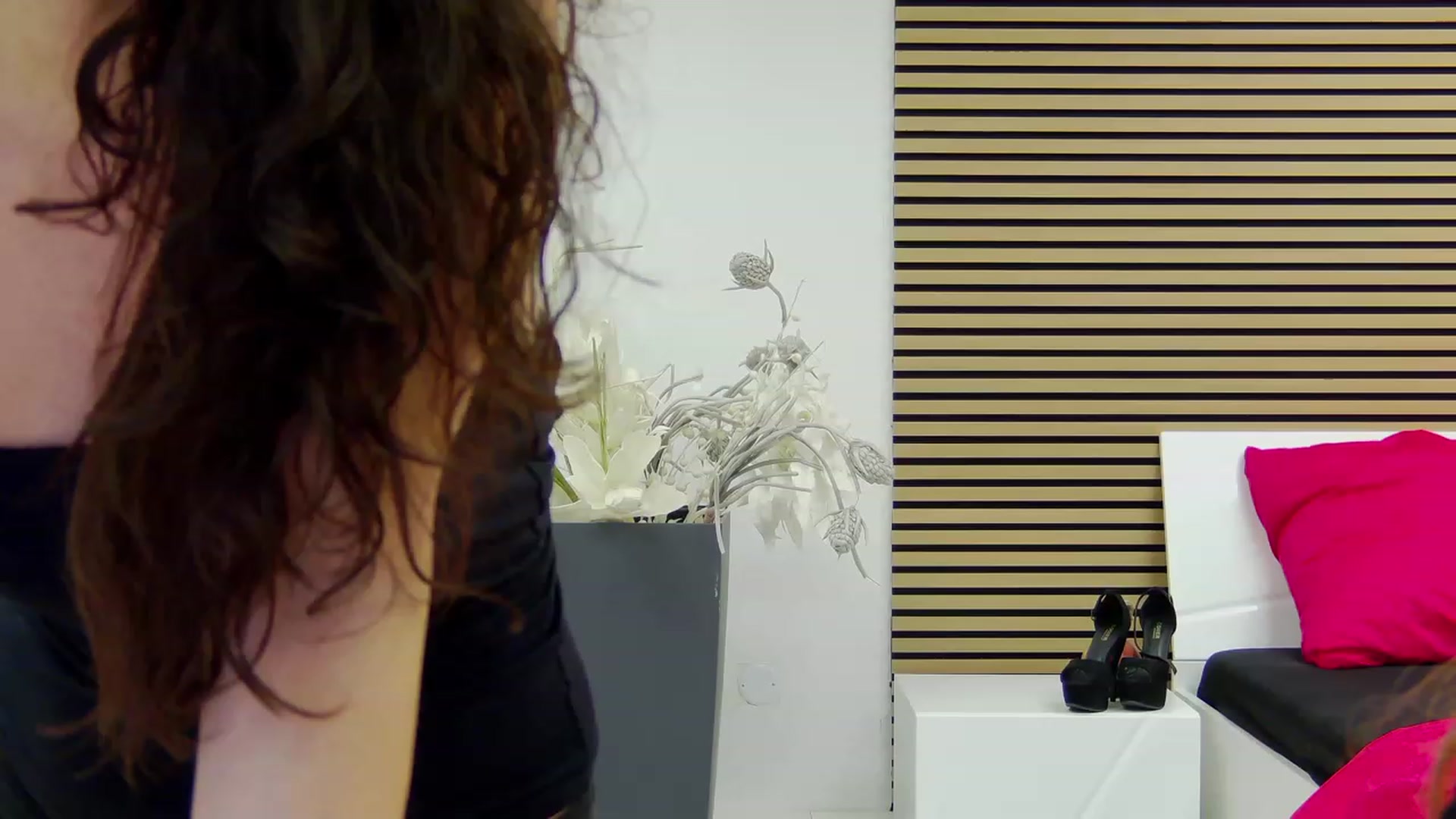 Gallery image thumbnail from Squirrel_MFC's myfreecams stream on, 11/21/2023, 22:20 image 19 of 20
