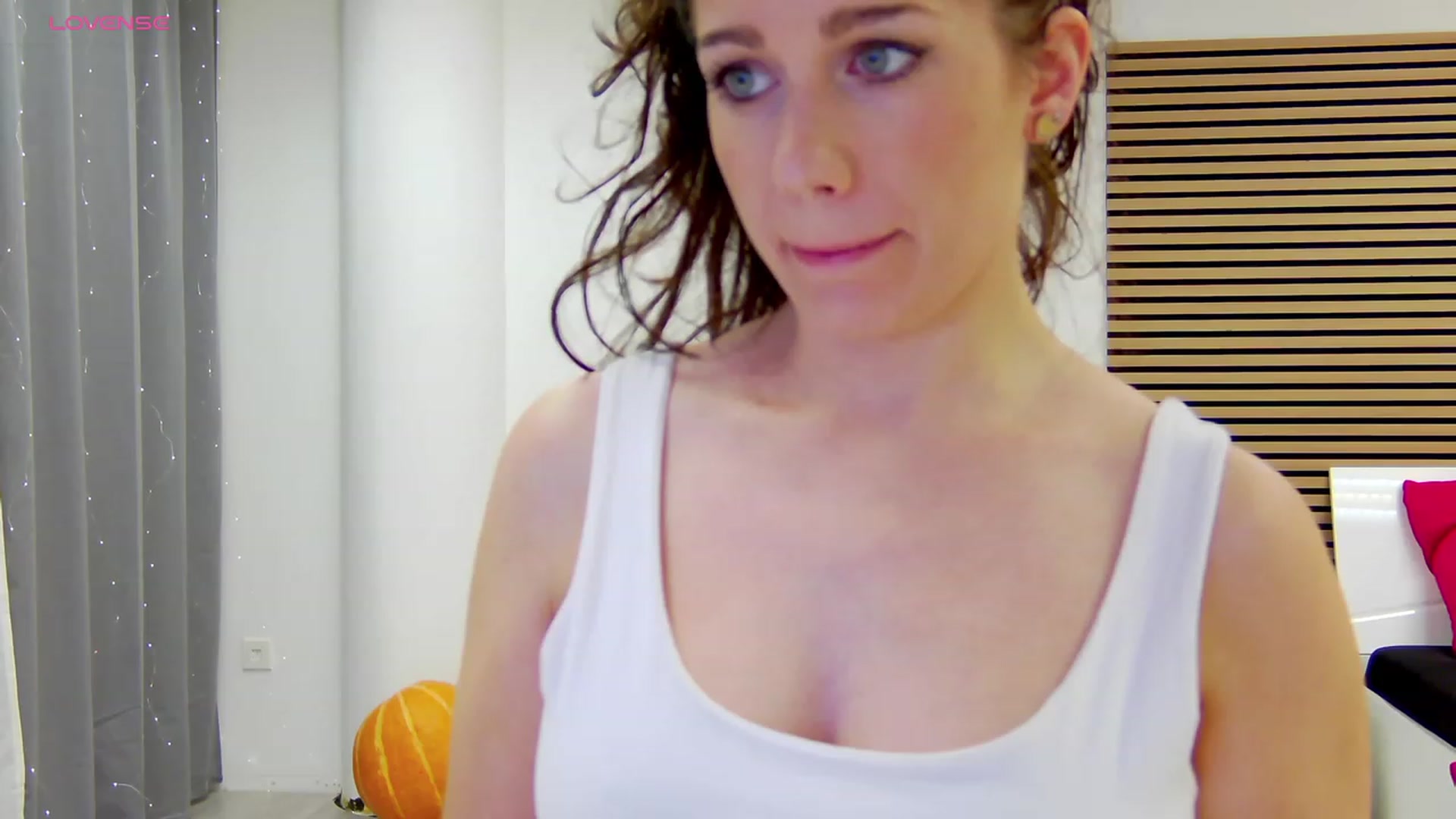 Gallery image thumbnail from Squirrel_MFC's myfreecams stream on, 11/30/2023, 01:03 image 17 of 20