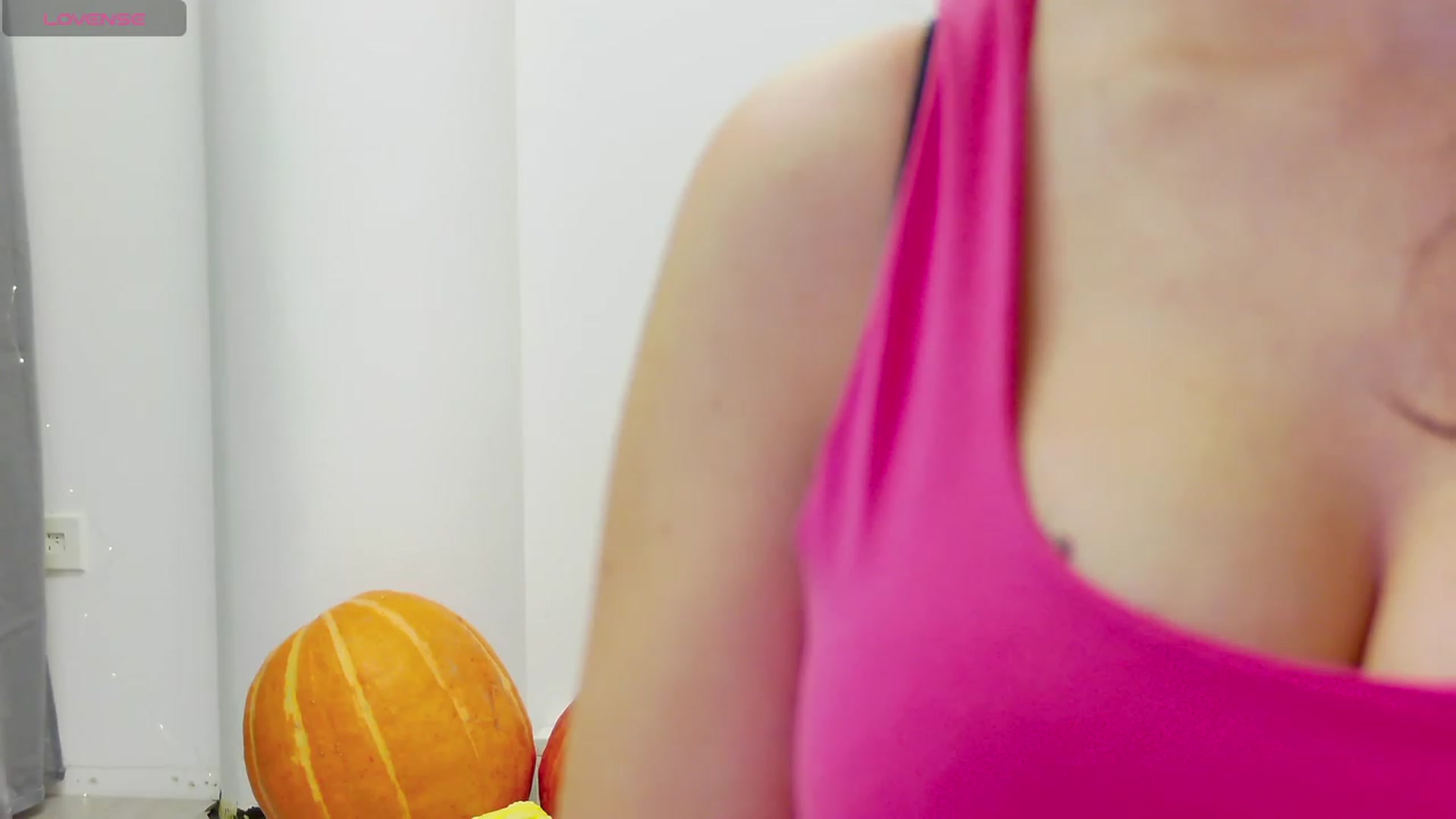 Gallery image thumbnail from Squirrel_MFC's myfreecams stream on, 12/02/2023, 21:43 image 17 of 20