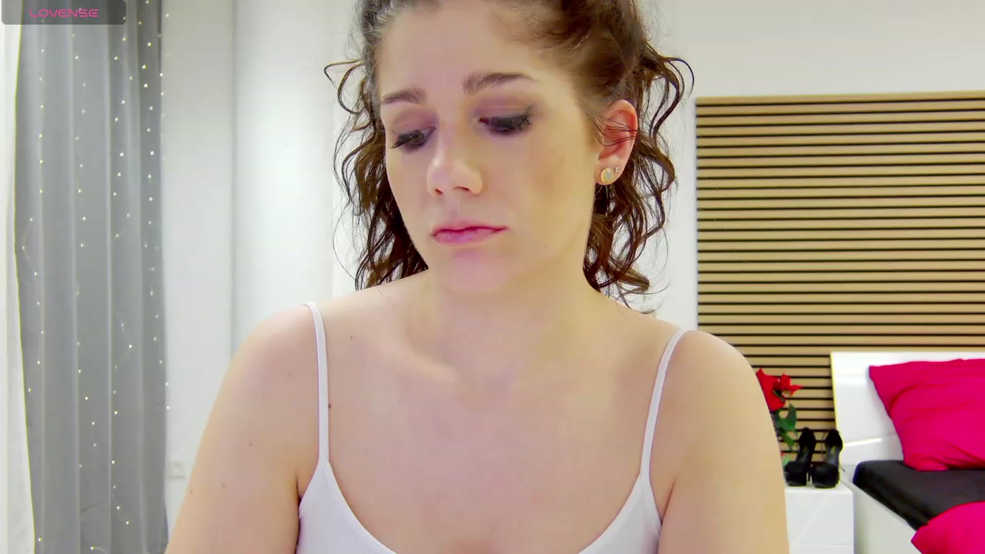 Gallery image thumbnail from Squirrel_MFC's myfreecams stream on, 12/12/2023, 01:52 image 18 of 20
