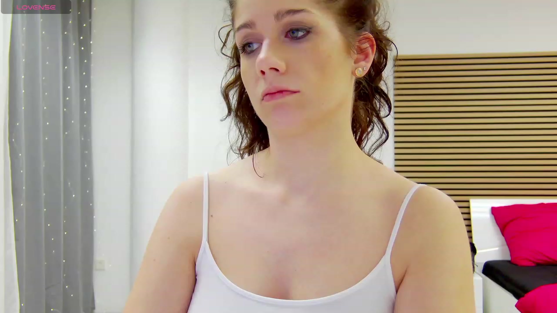 Gallery image thumbnail from Squirrel_MFC's myfreecams stream on, 12/12/2023, 01:52 image 14 of 20