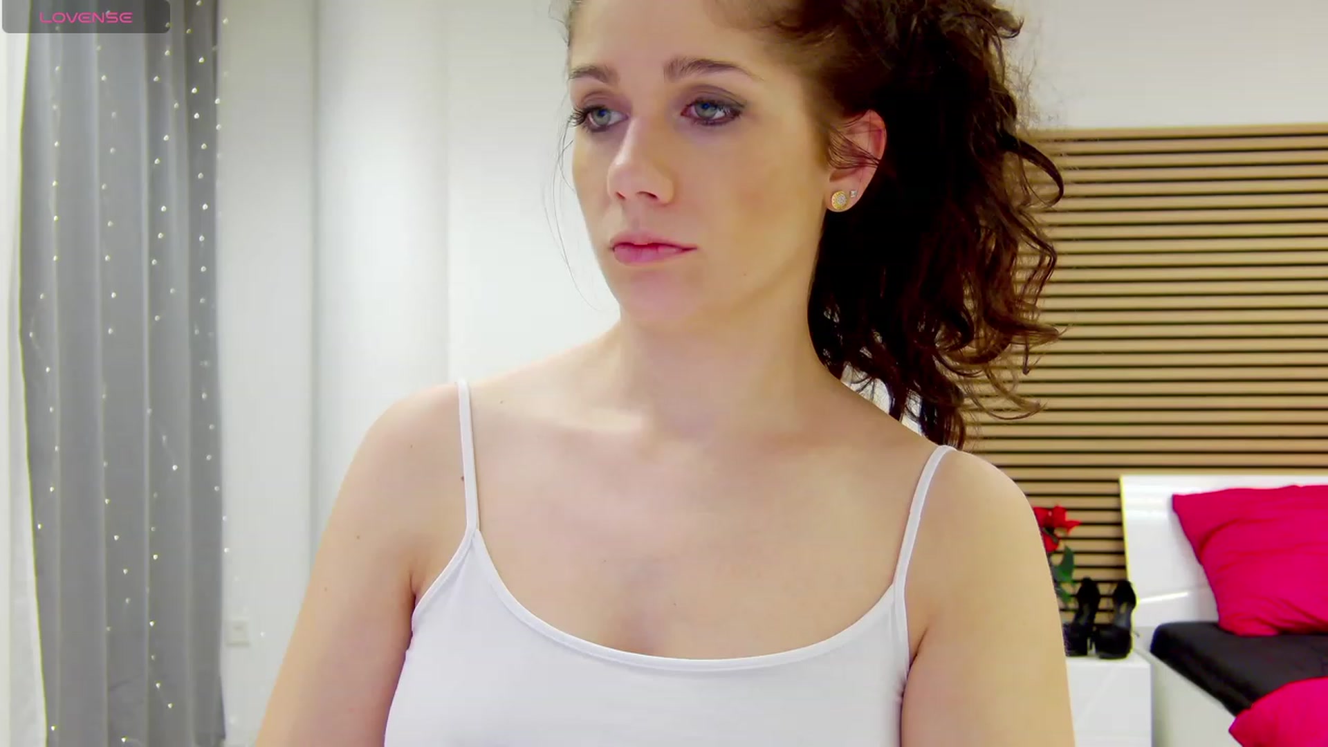 Gallery image thumbnail from Squirrel_MFC's myfreecams stream on, 12/12/2023, 01:52 image 20 of 20