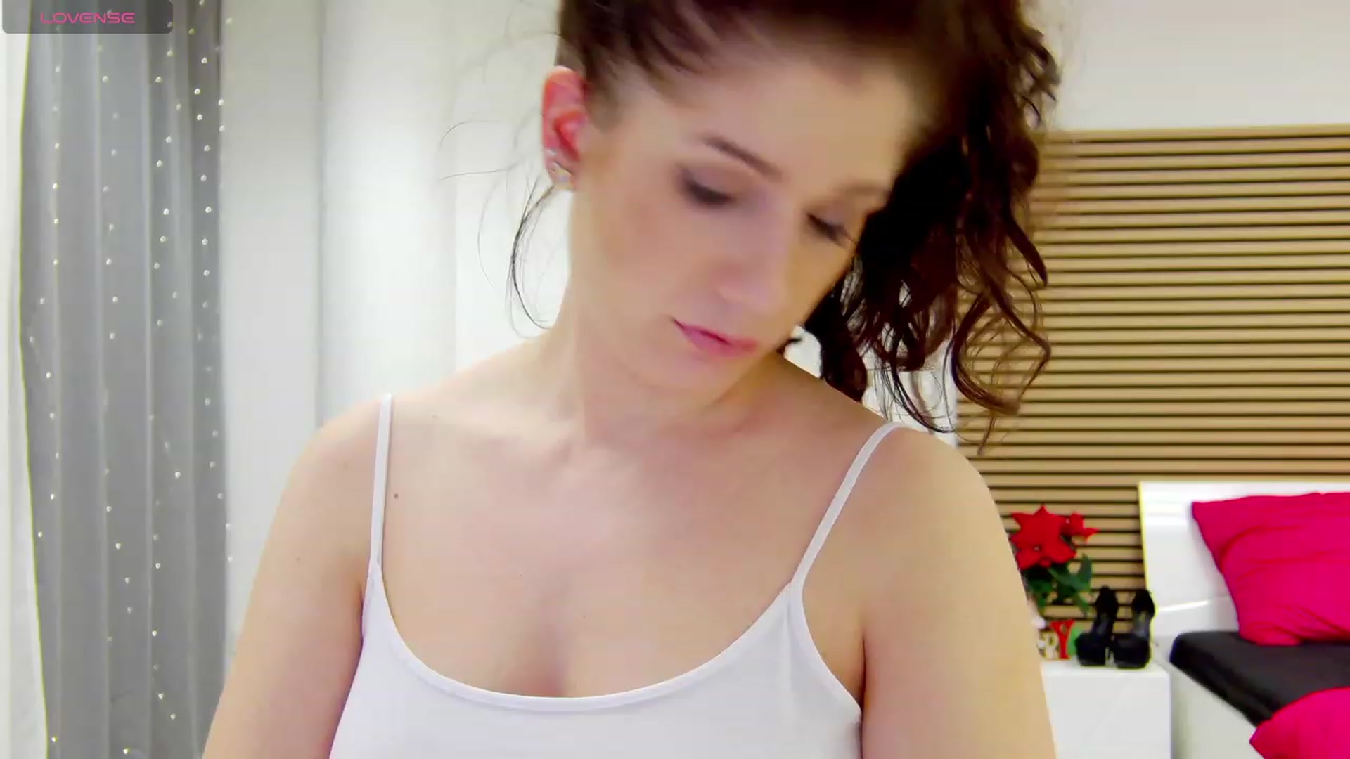 Gallery image thumbnail from Squirrel_MFC's myfreecams stream on, 12/12/2023, 01:52 image 10 of 20