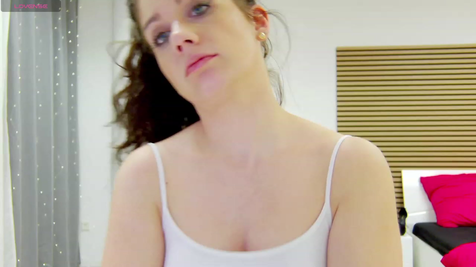 Gallery image thumbnail from Squirrel_MFC's myfreecams stream on, 12/12/2023, 01:52 image 19 of 20