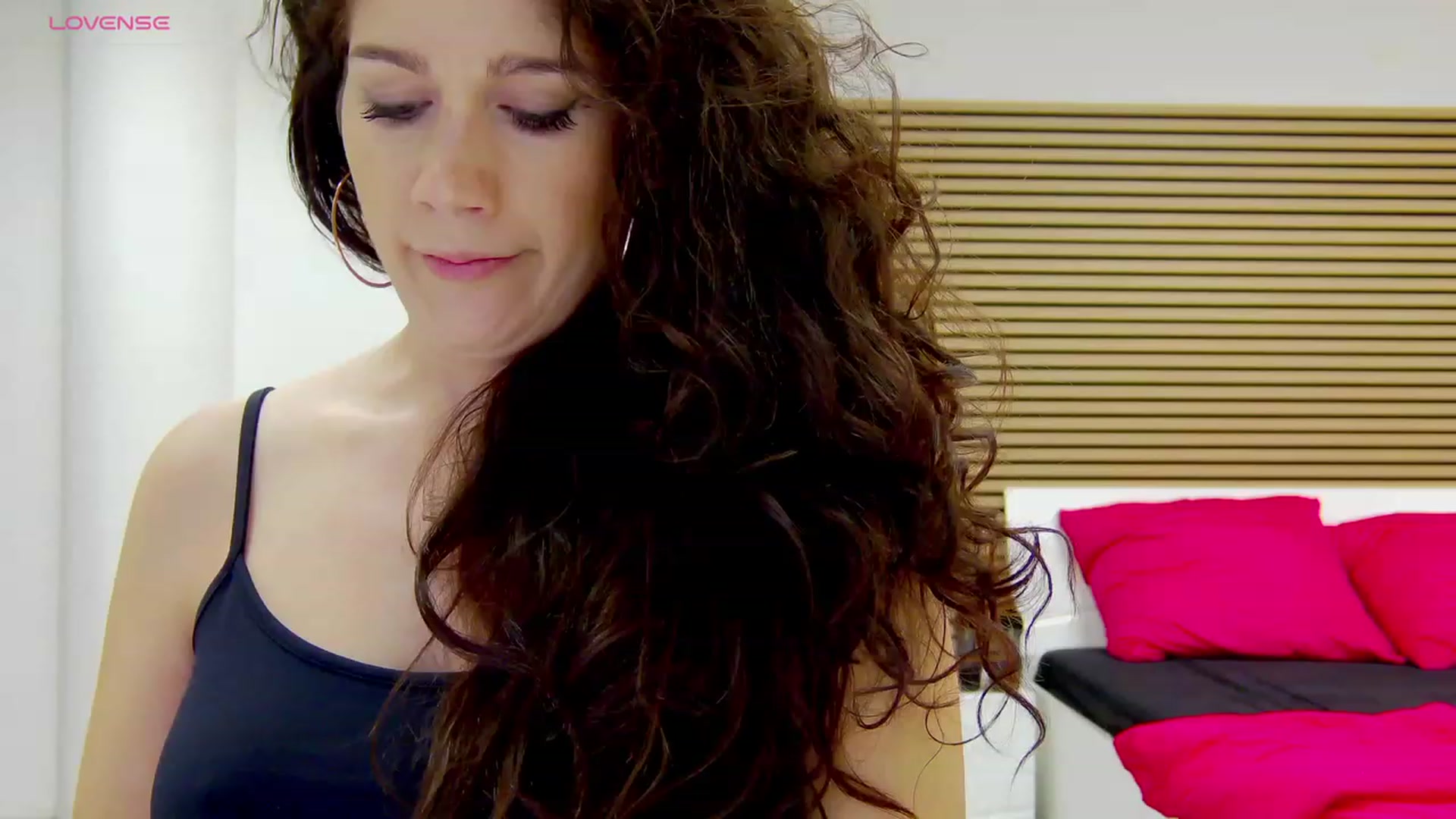 Gallery image thumbnail from Squirrel_MFC's myfreecams stream on, 12/13/2023, 01:27 image 17 of 20