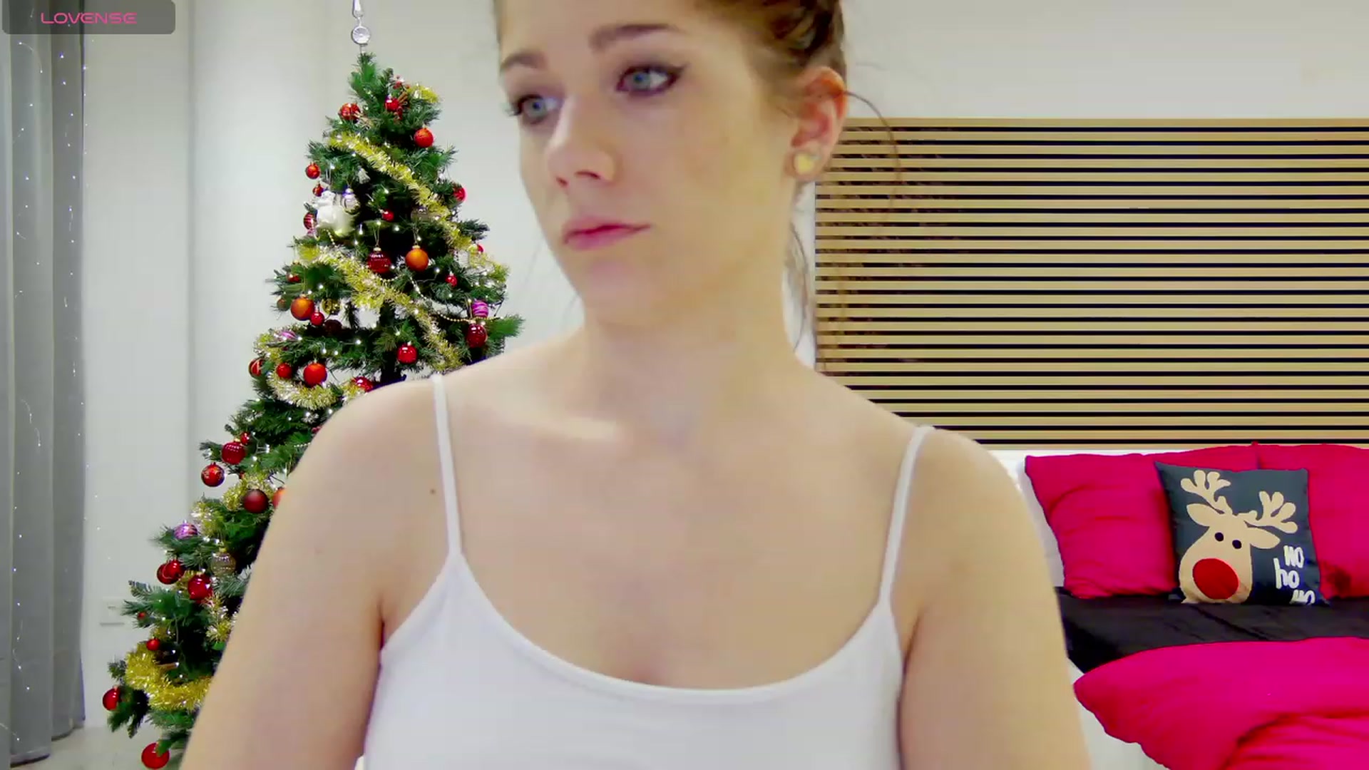 Gallery image thumbnail from Squirrel_MFC's myfreecams stream on, 12/15/2023, 01:30 image 17 of 20
