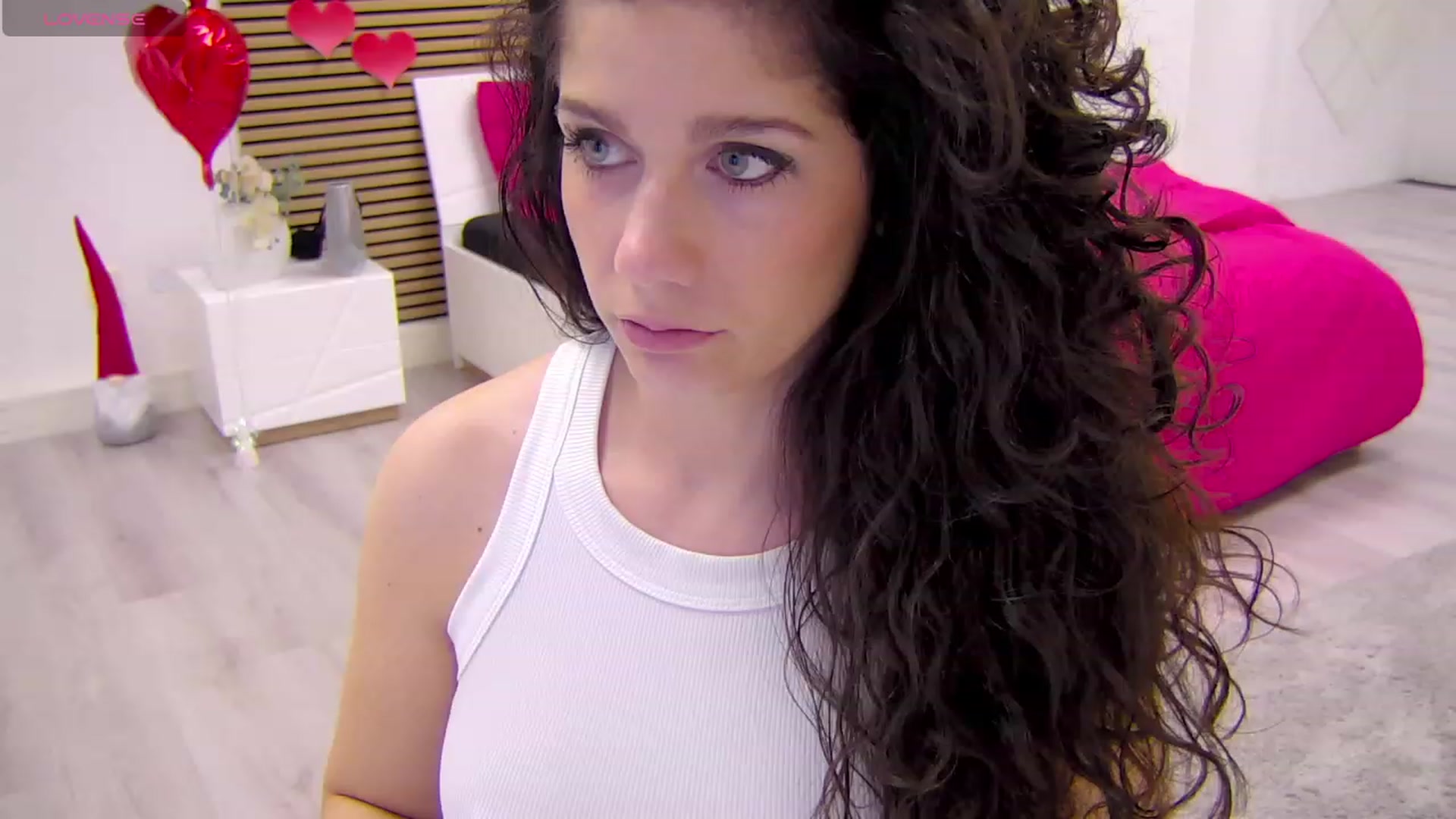 Gallery image thumbnail from Squirrel_MFC's myfreecams stream on, 03/11/2024, 22:32 image 5 of 20