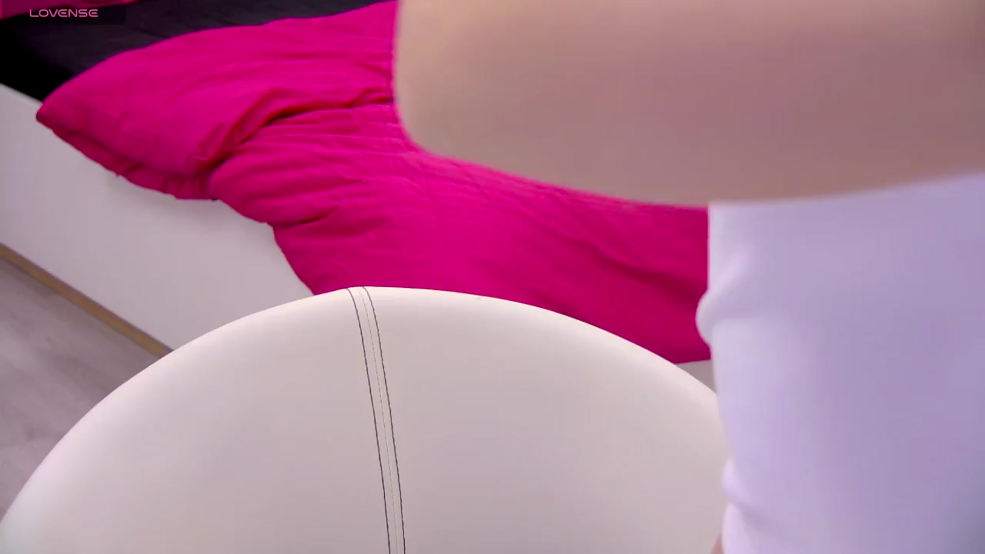 Gallery image thumbnail from Squirrel_MFC's myfreecams stream on, 04/03/2024, 22:53 image 2 of 20