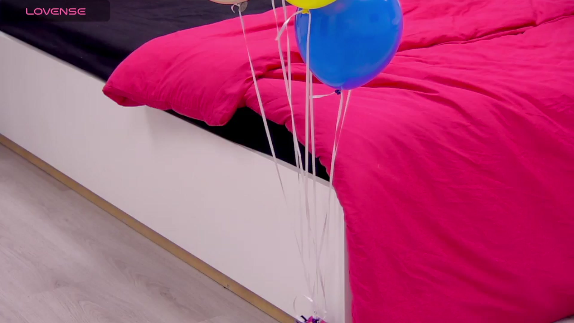 Gallery image thumbnail from Squirrel_MFC's myfreecams stream on, 09/17/2024, 22:26 image 12 of 20