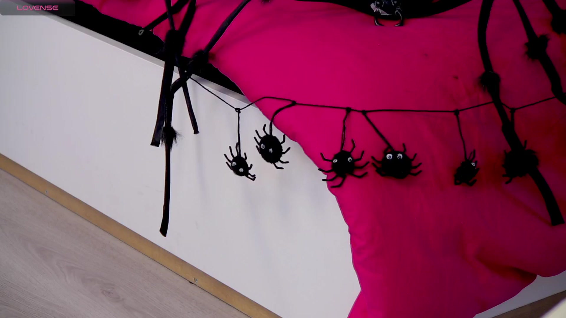 Gallery image thumbnail from Squirrel_MFC's myfreecams stream on, 10/31/2024, 12:04 image 6 of 20