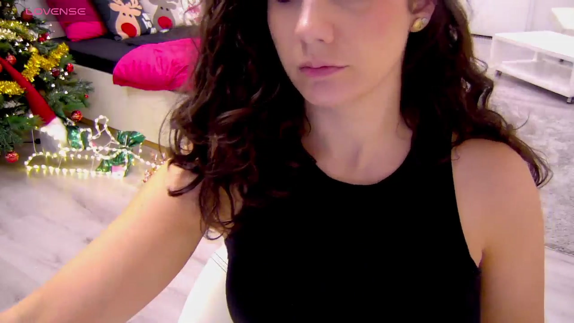 Gallery image thumbnail from Squirrel_MFC's myfreecams stream on, 12/18/2024, 18:16 image 2 of 20