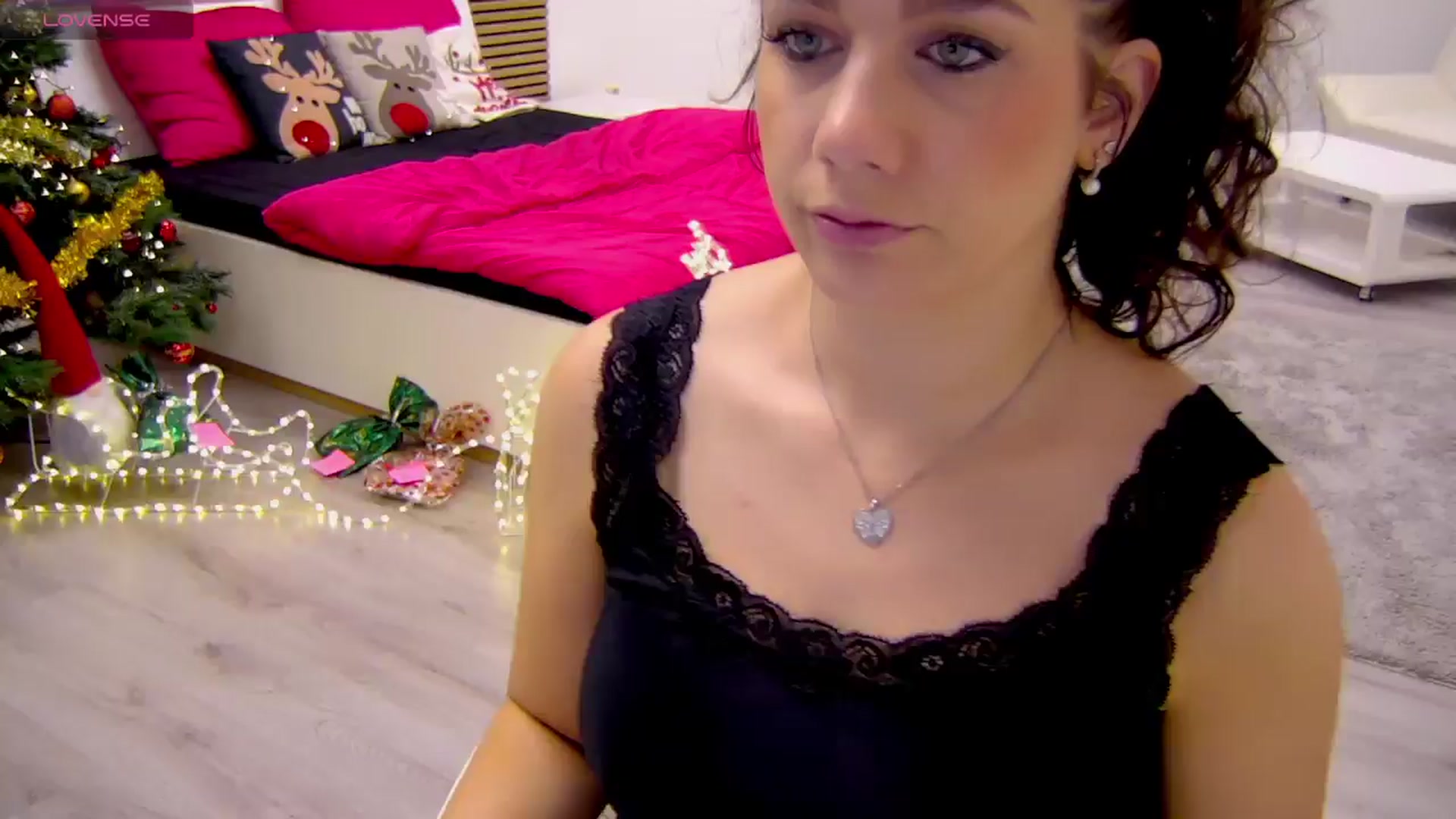 Gallery image thumbnail from Squirrel_MFC's myfreecams stream on, 12/20/2024, 05:59 image 13 of 20