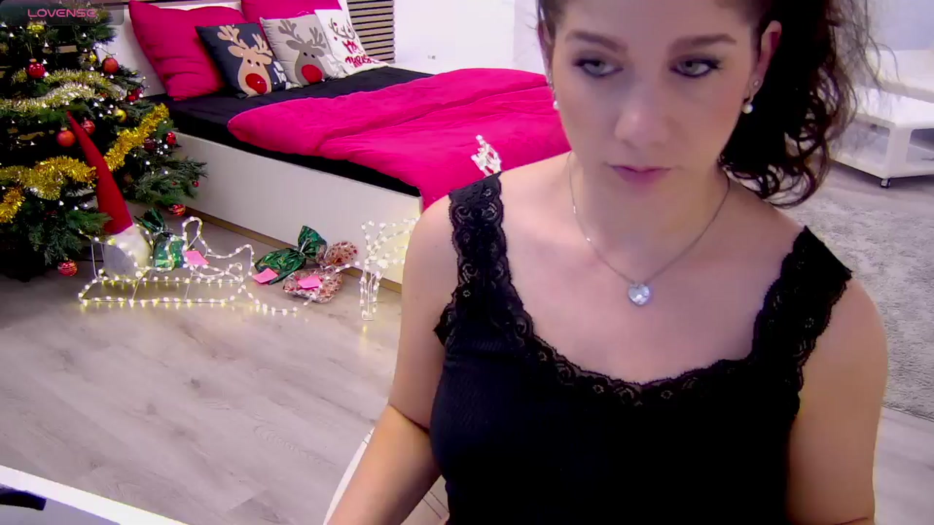 Gallery image thumbnail from Squirrel_MFC's myfreecams stream on, 12/20/2024, 12:50 image 1 of 20