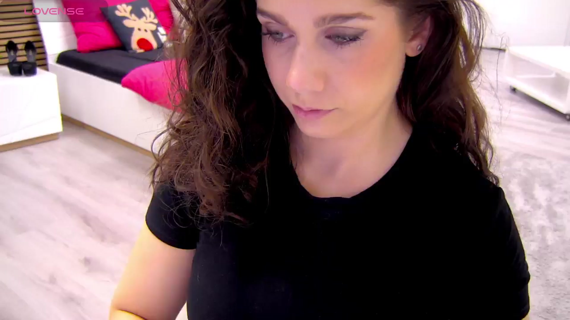Gallery image thumbnail from Squirrel_MFC's myfreecams stream on, 03/25/2025, 22:51 image 11 of 20