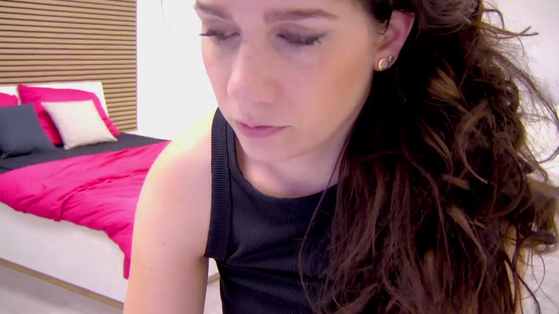 Gallery image thumbnail from Squirrel_MFC's myfreecams stream on, 07/13/2025, 22:04 image 18 of 20