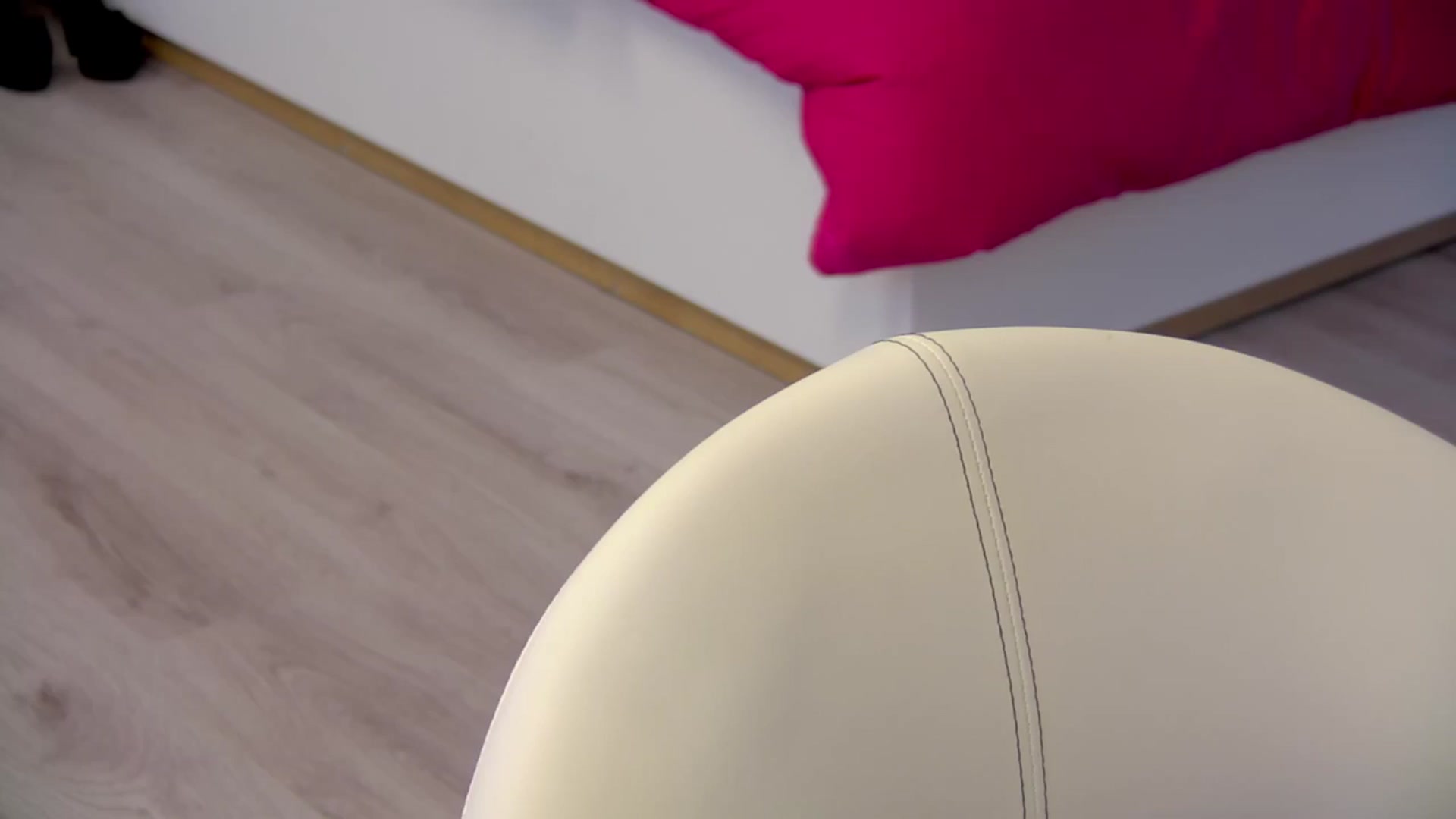 Gallery image thumbnail from Squirrel_MFC's myfreecams stream on, 07/15/2025, 15:01 image 16 of 20