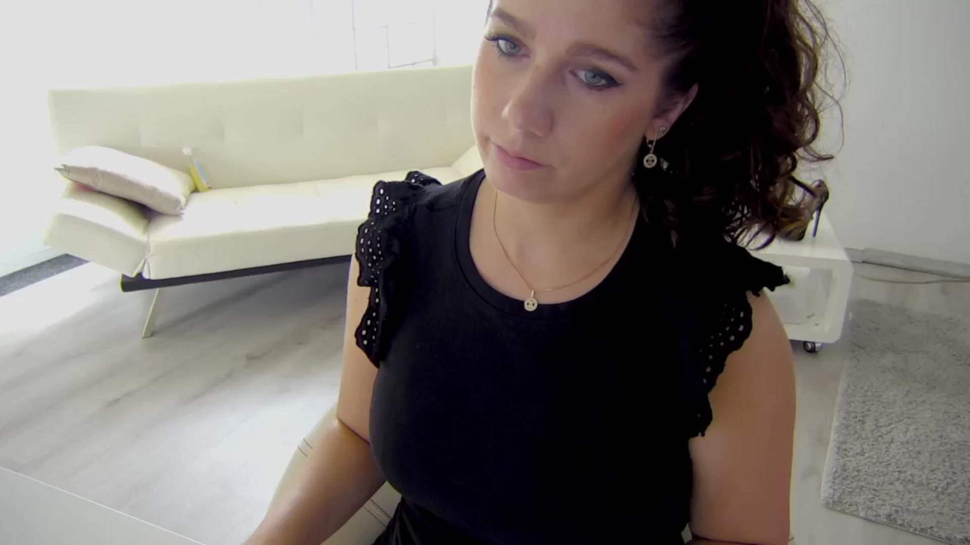 Gallery image thumbnail from Squirrel_MFC's myfreecams stream on, 08/15/2025, 15:06 image 18 of 20